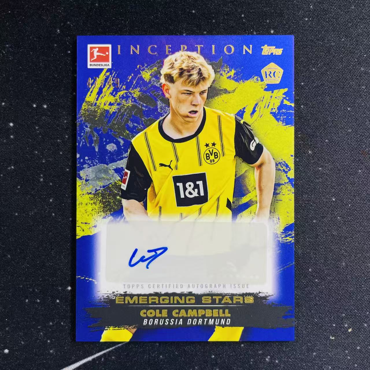 2024-25 Topps Inception Cole Campbell RC 科尔 坎贝尔 多特蒙德 美国 新秀 49编 签字 紫折 紫平行 元年 德甲 盗梦空间 瑕疵如图 洛北拍卖 徐总3380L