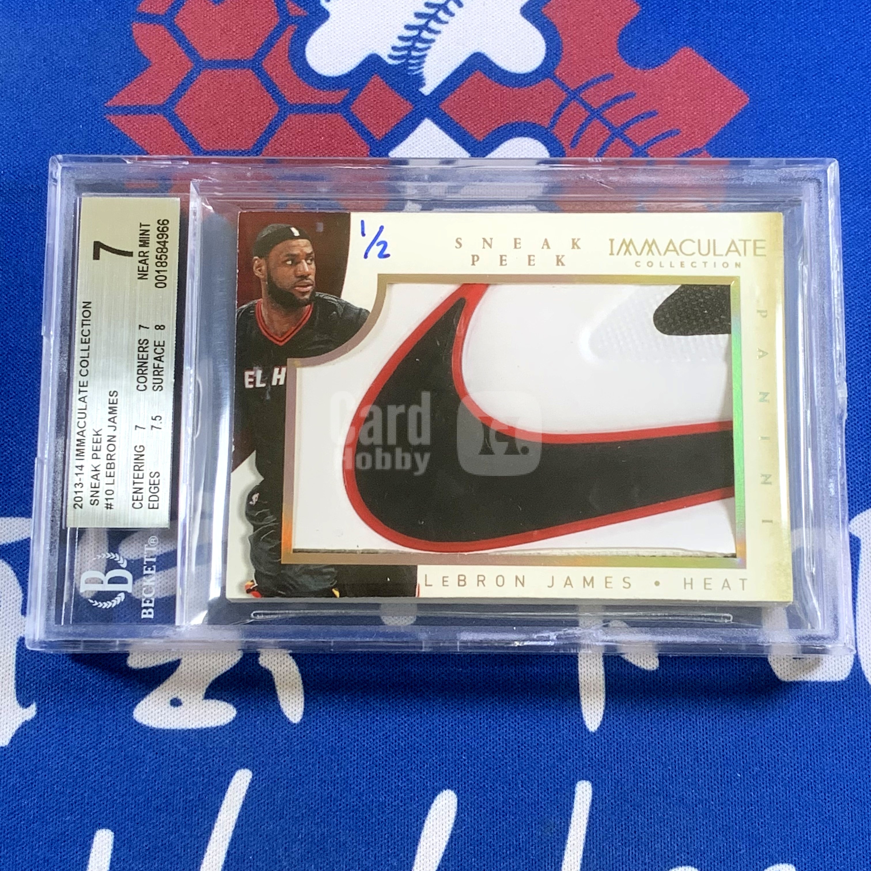 2013-14 Panini Immaculate LeBron James 【海宝】热火 勒布朗詹姆斯 1/2编 耐克大钩子logo 亲穿落场GU 球鞋 大窗暴力Patch BGS7分 壳有损【V】