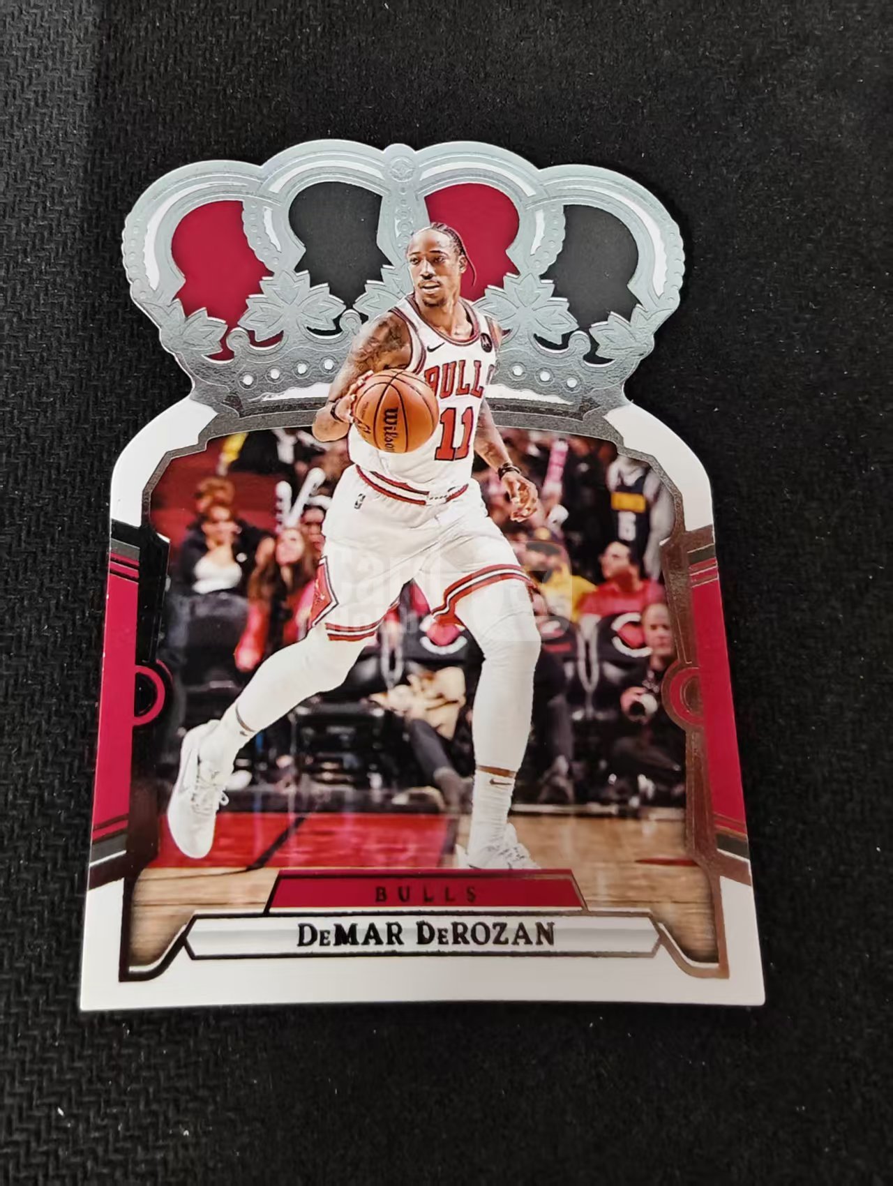 2023-24 panini Crown Royale DeMar DeRozan 皇冠系列 德玛尔 德罗赞 中投小王子 公牛 皇冠 异形 划痕 边角瑕疵 #90