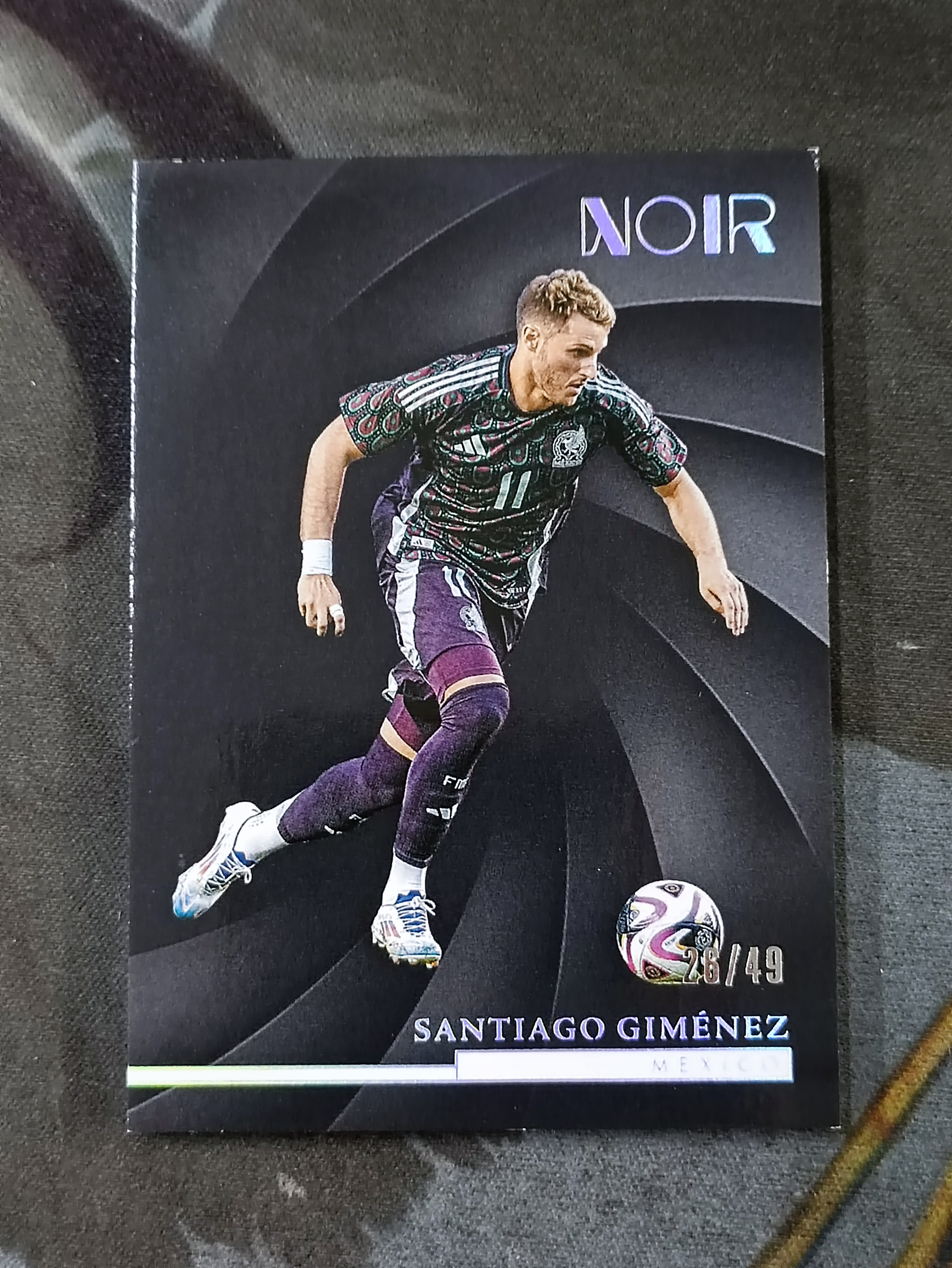 2024-25 Panini Noir Santiago Gimenez 圣地亚哥 希门尼斯 限量26/49编 Base 银平行 墨西哥 AC米兰 足球(品见大图小瑕)《苏州卡通》J【89】