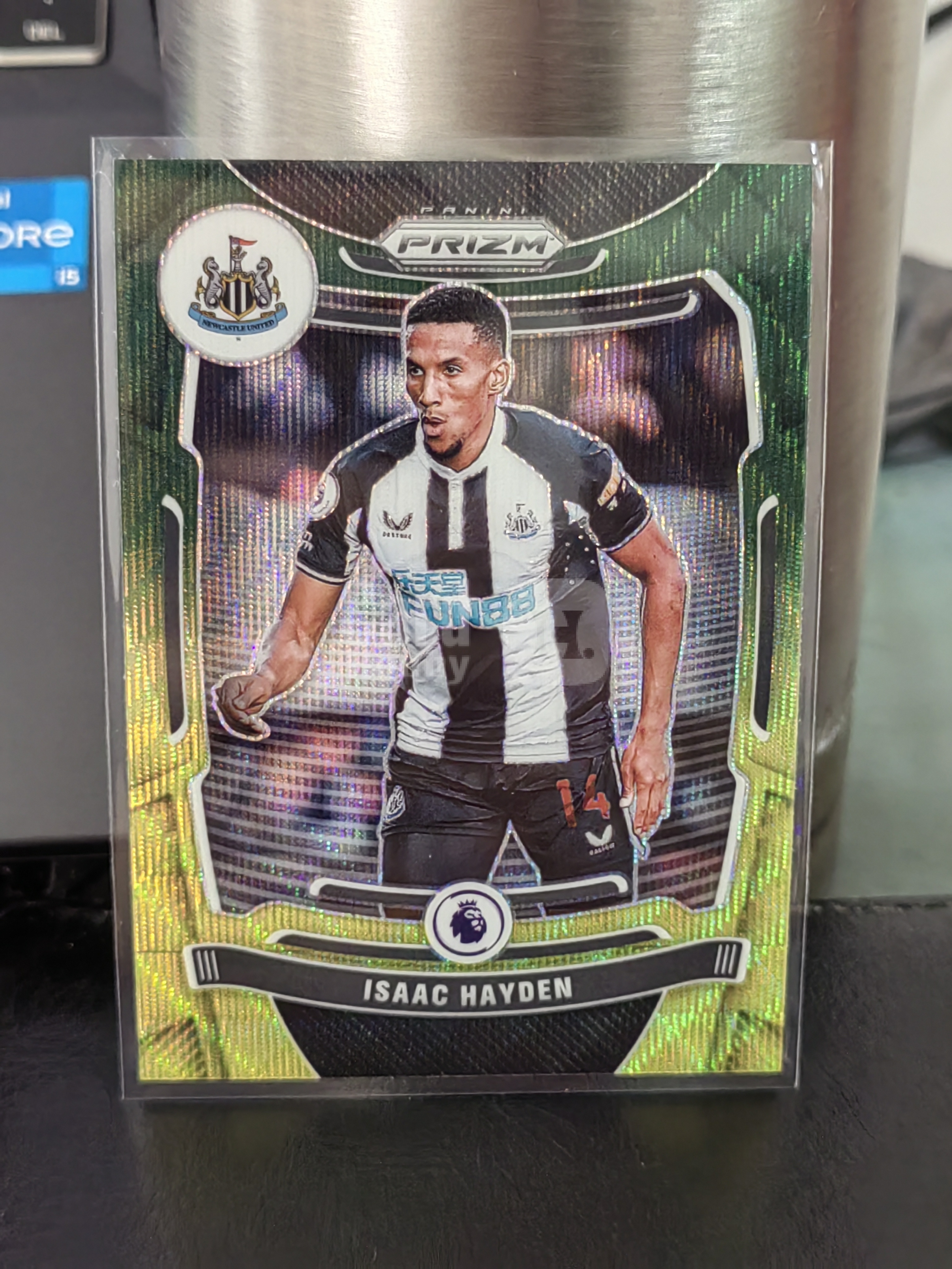 2021-22 Panini Prizm Isaac Hayden PZ 艾萨克 海登 纽卡斯尔联 黄绿折 黄瓜折 英超 足 白边白角 不保卡品 卡品如图