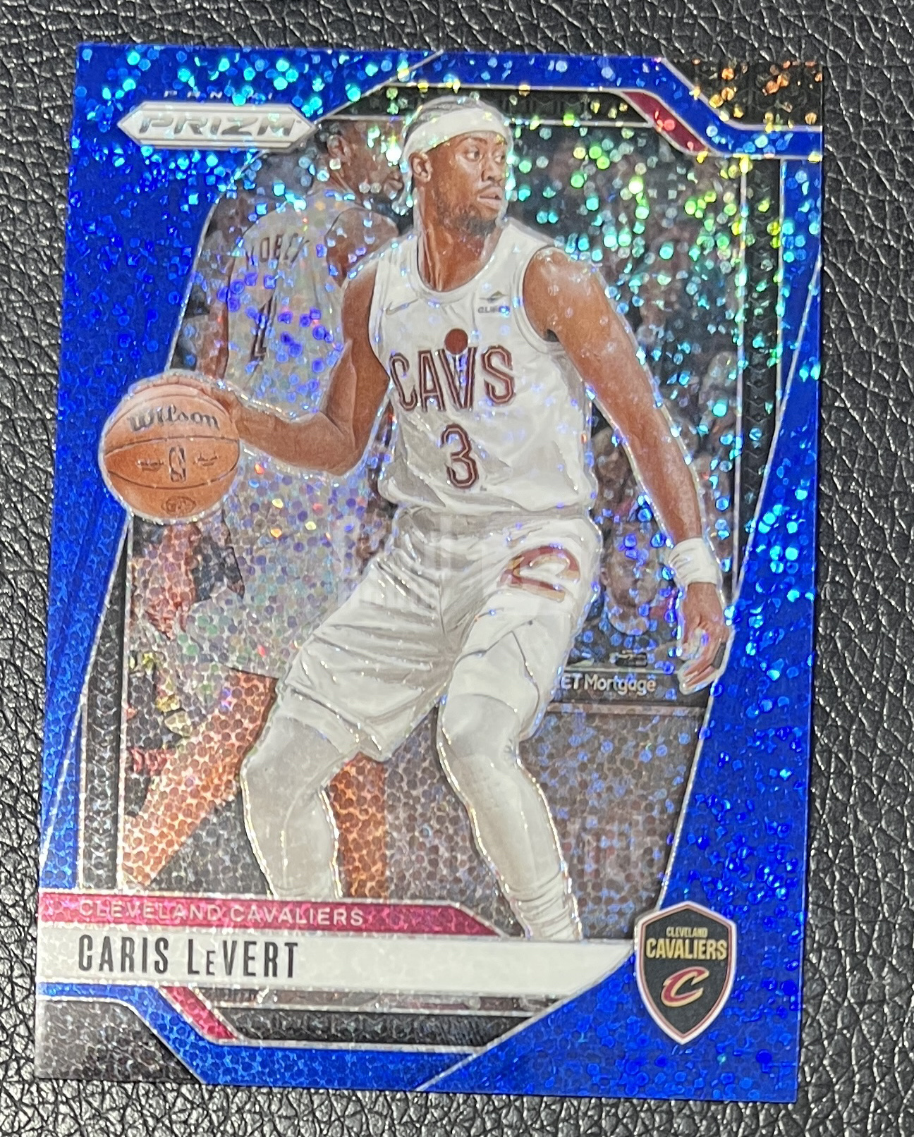 2024-25 Panini Prizm Caris LeVert pz 积分包 骑士 勒韦尔 093/144编 蓝闪折 收藏必备 卡品如图
