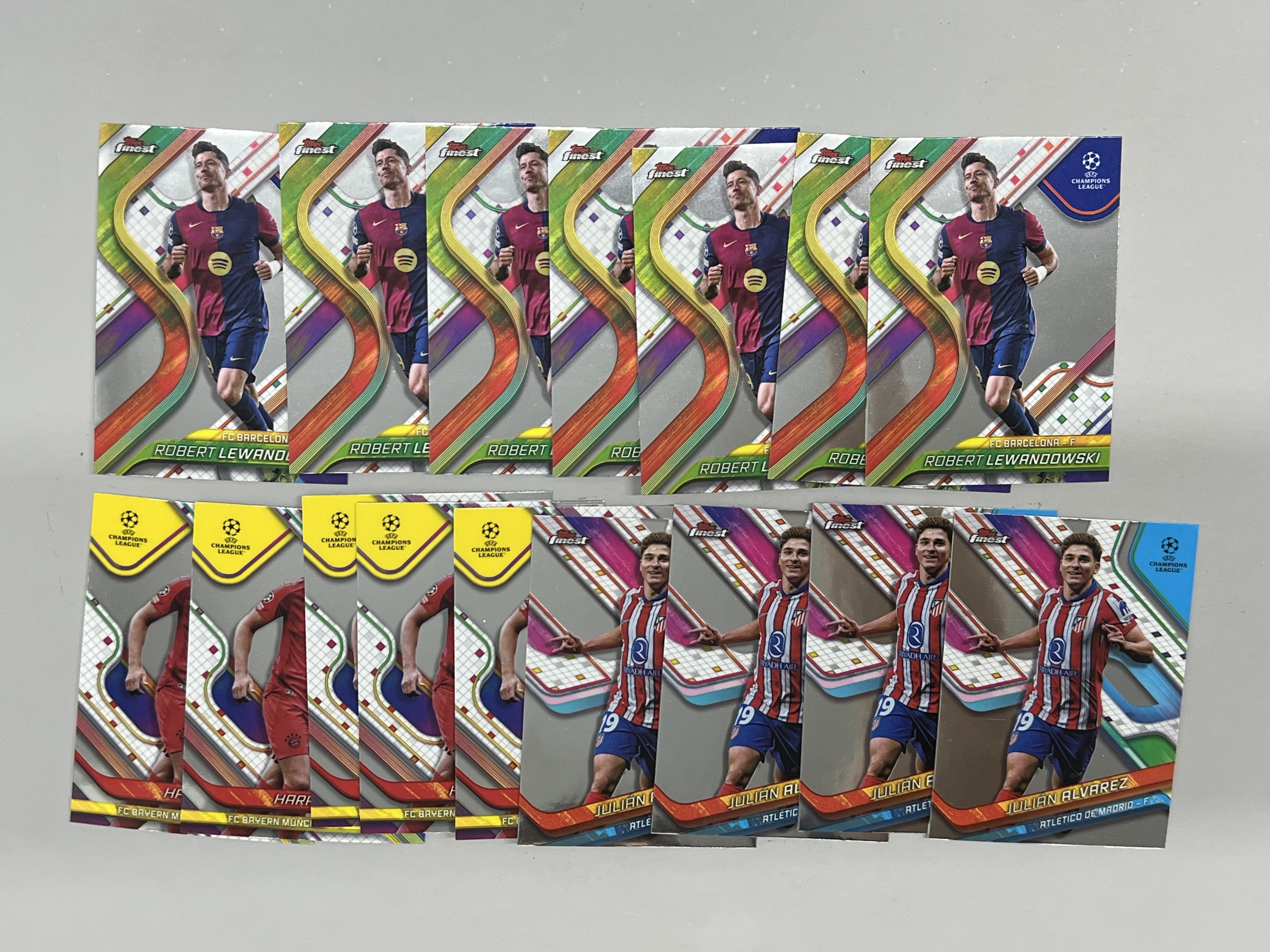 2024-25 Topps Finest【挂机拍卖】欧冠 莱万多夫斯基 凯恩 阿尔瓦雷斯 拜仁 巴萨 马德里竞技 16张lot 卡品如图