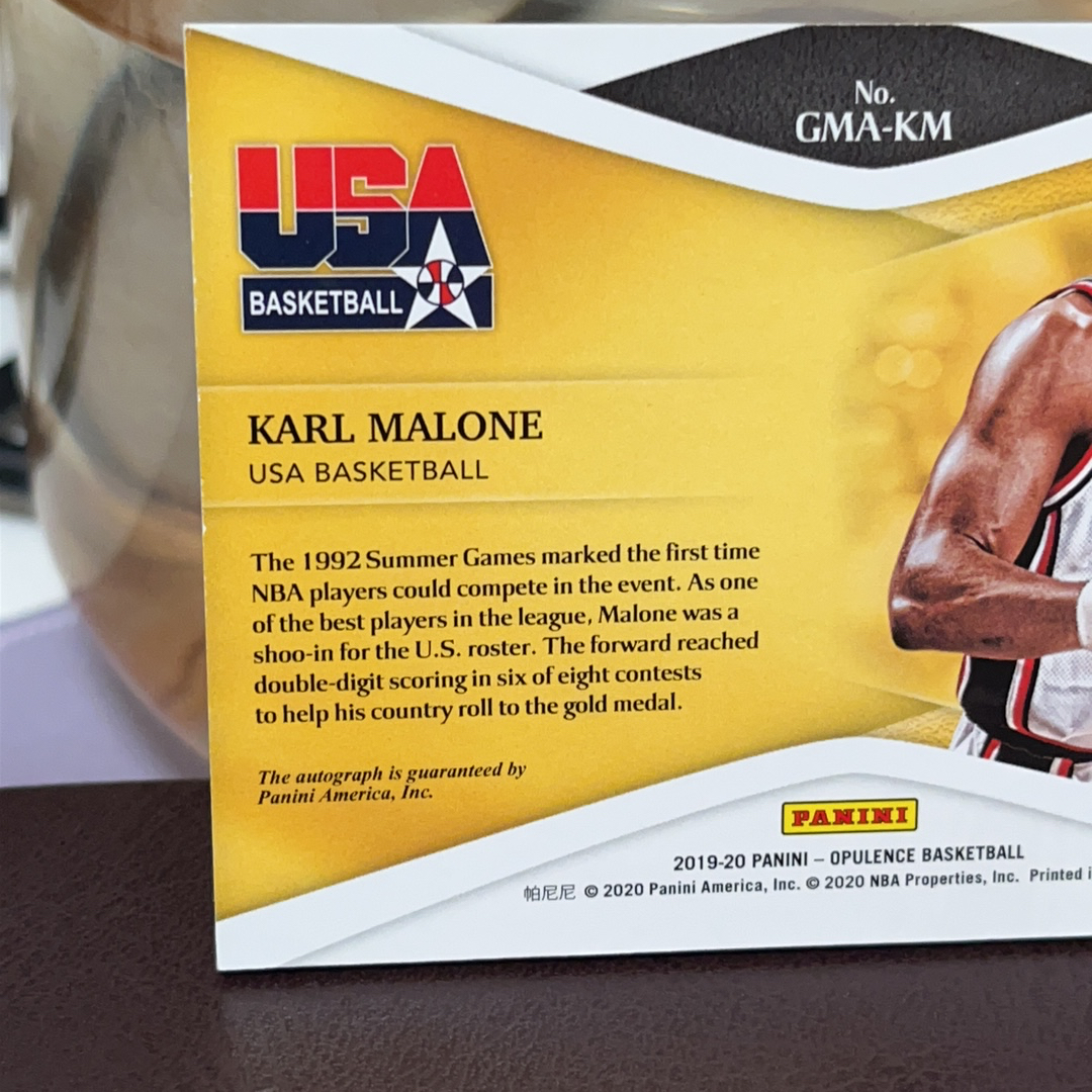 2019-20 Panini Opulence Karl Malone USA 美国队 爵士 卡尔 马龙 邮差 金书 10编 签字 卡签 精美 卡品如图