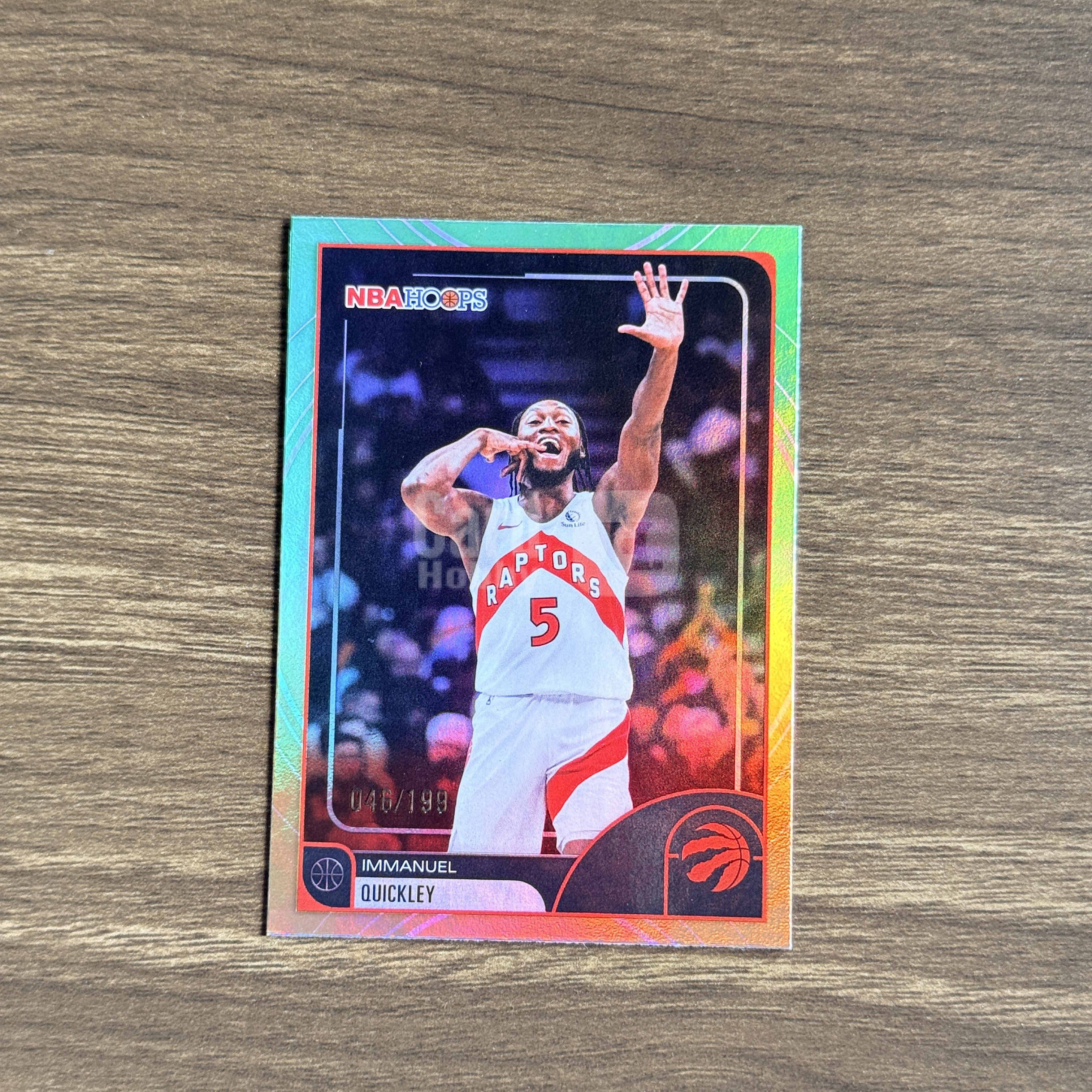 【大卫拍卖】2025-26 topps hoops 猛龙队 伊曼纽尔奎克利 Immanuel Quickley /199编 绿黄折 卡品如图 WCU