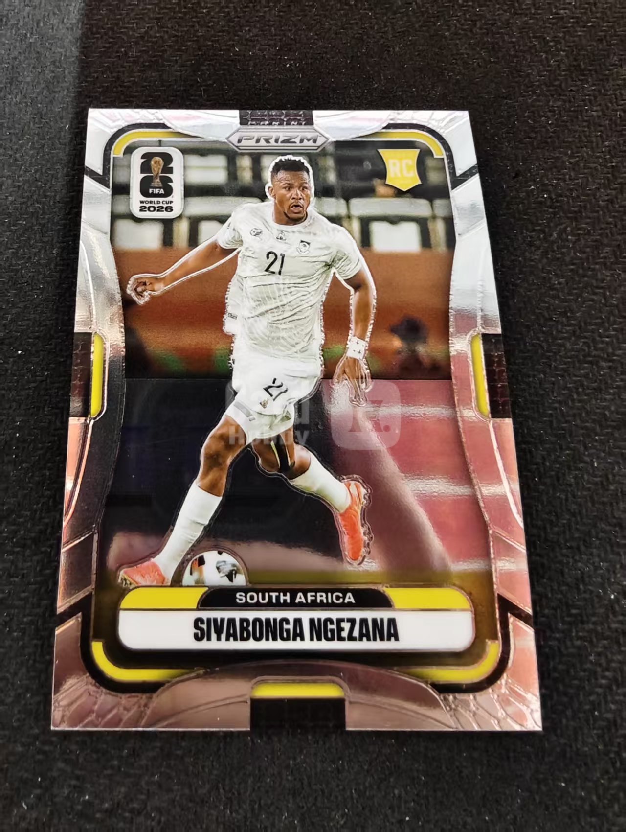 2026 Panini World Cup Prizm Siyabonga Ngezana 西亚邦加 恩格扎纳 南非 新秀 RC PZ世界杯 划痕 边角瑕疵#412