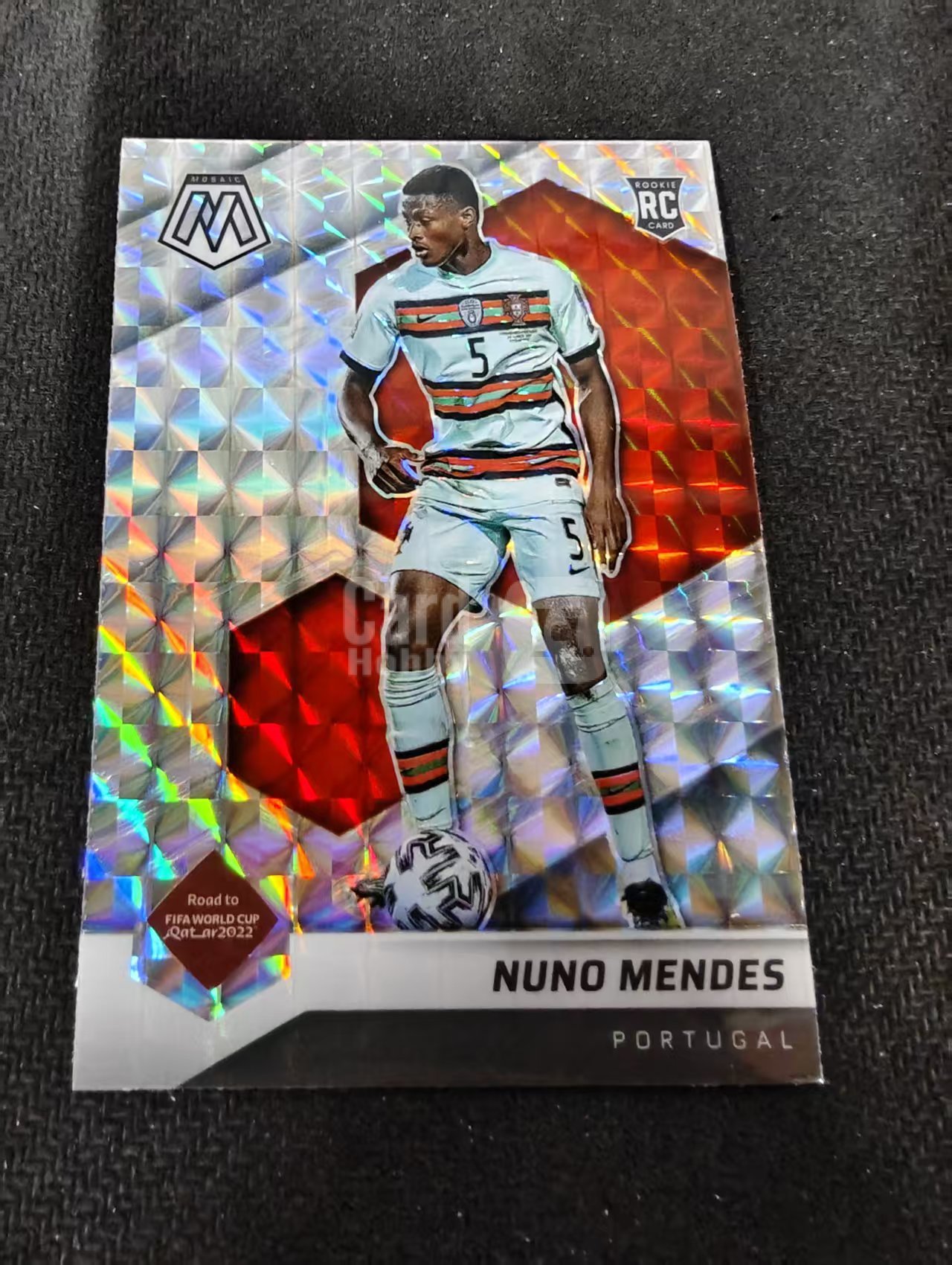 2021-22 Panini Mosaic Nuno Mendes RC 努诺 门德斯 新秀 葡萄牙 大巴黎 马赛克折 卡塔尔世界杯马赛克 划痕 边角瑕疵 #111