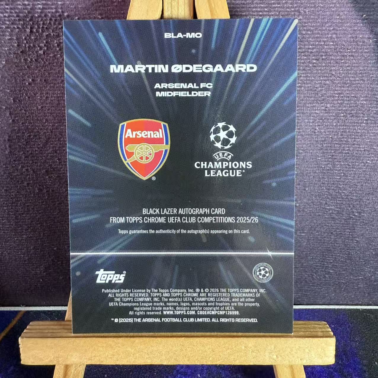 2026 Topps Chrome Martin Odegaard 欧冠 阿森纳 厄德高 99编 绿镭射折 签名签字 完美墨迹 微瑕划痕【拾艺代卖】SY06270