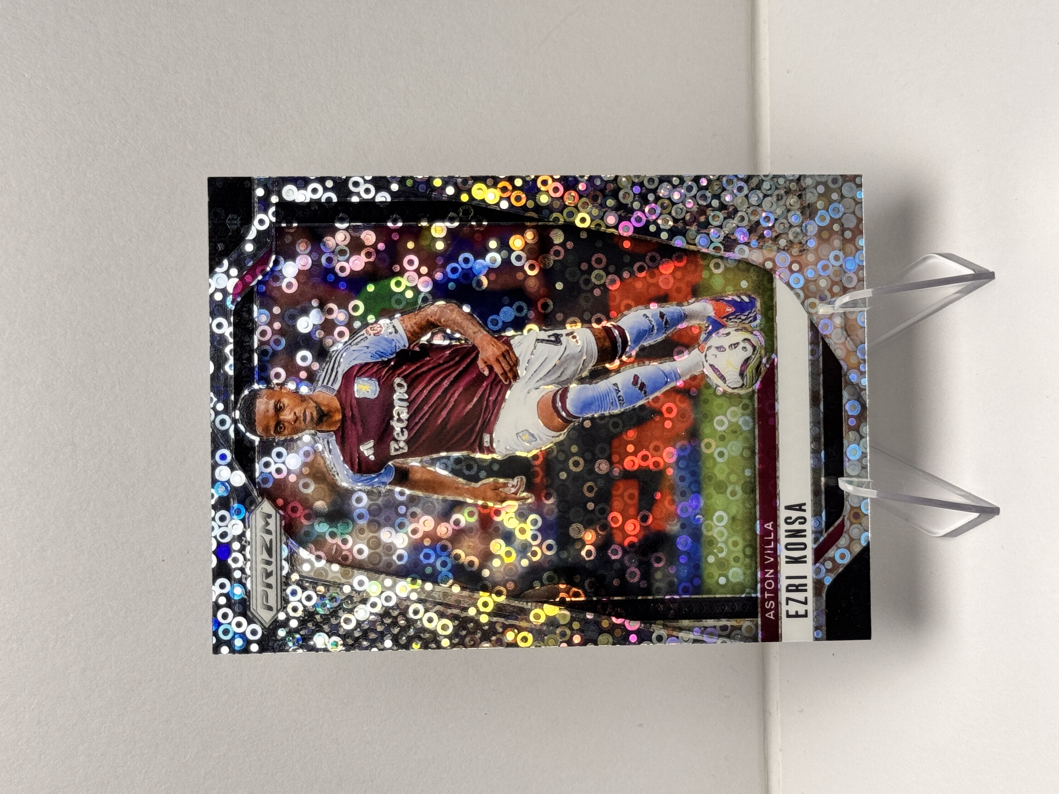 2024-25 Panini Prizm Ezri Konsa 英超 pz 阿斯顿维拉 孔萨 银泡泡折 折射 实卡精美 收藏必备 卡品如图 【星爷代拍】B3-1
