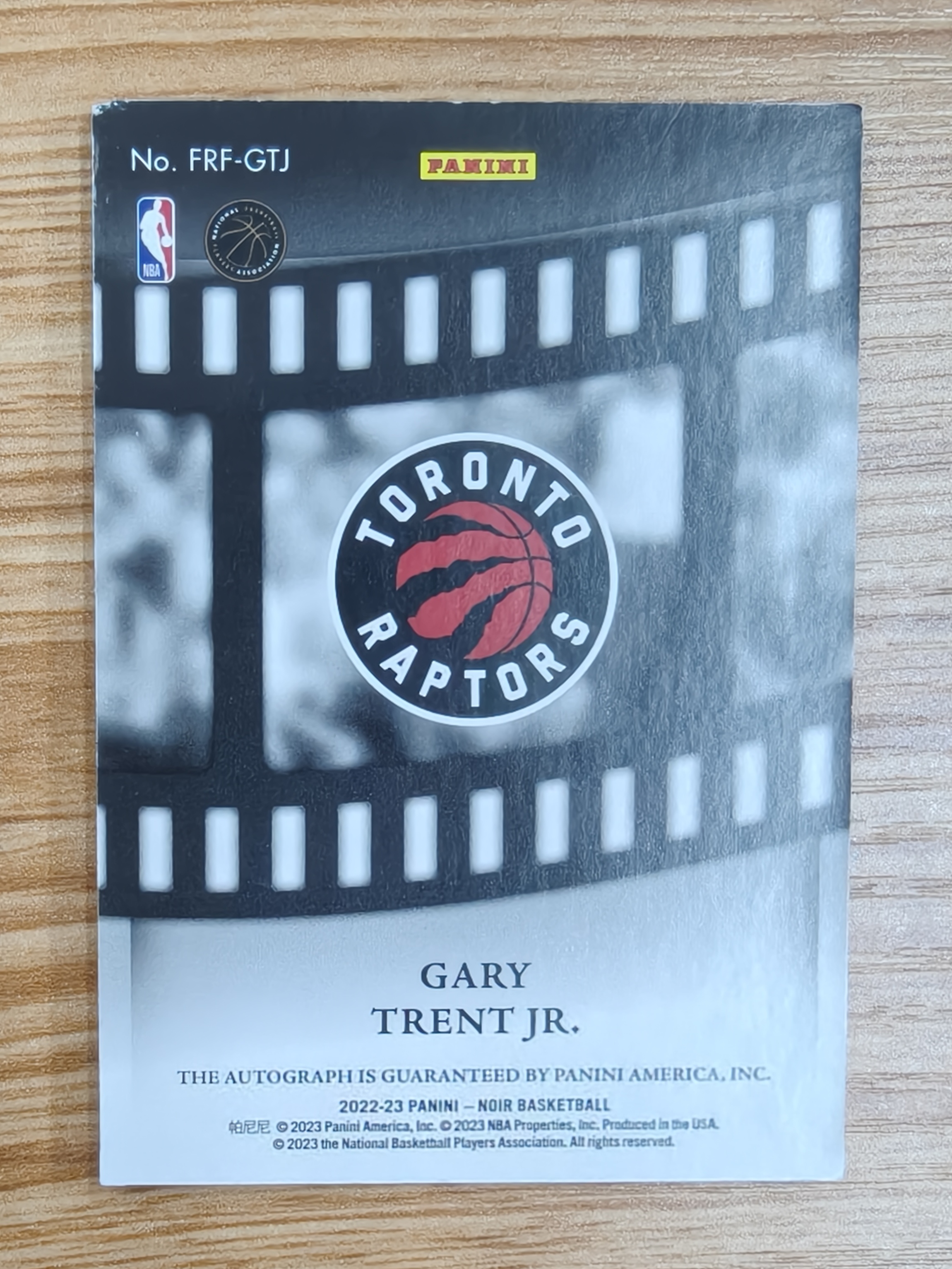 2022-23Noir Gary Trent Jr. 84/99编 签字 卡签 电影胶片签 高端系列 诺尔 小加里 特伦特 猛龙时期 通行卡品 微瑕 如图