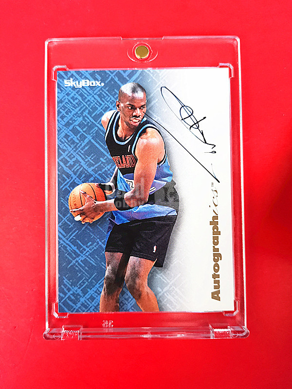 1996-97 Fleer SKYBOX 蒂龙·希尔 (( 超经典 卡签 品好 )) 1994-95赛季入选全明星,该赛季场均贡献13.8分和10.9个篮板 ebay奇迹
