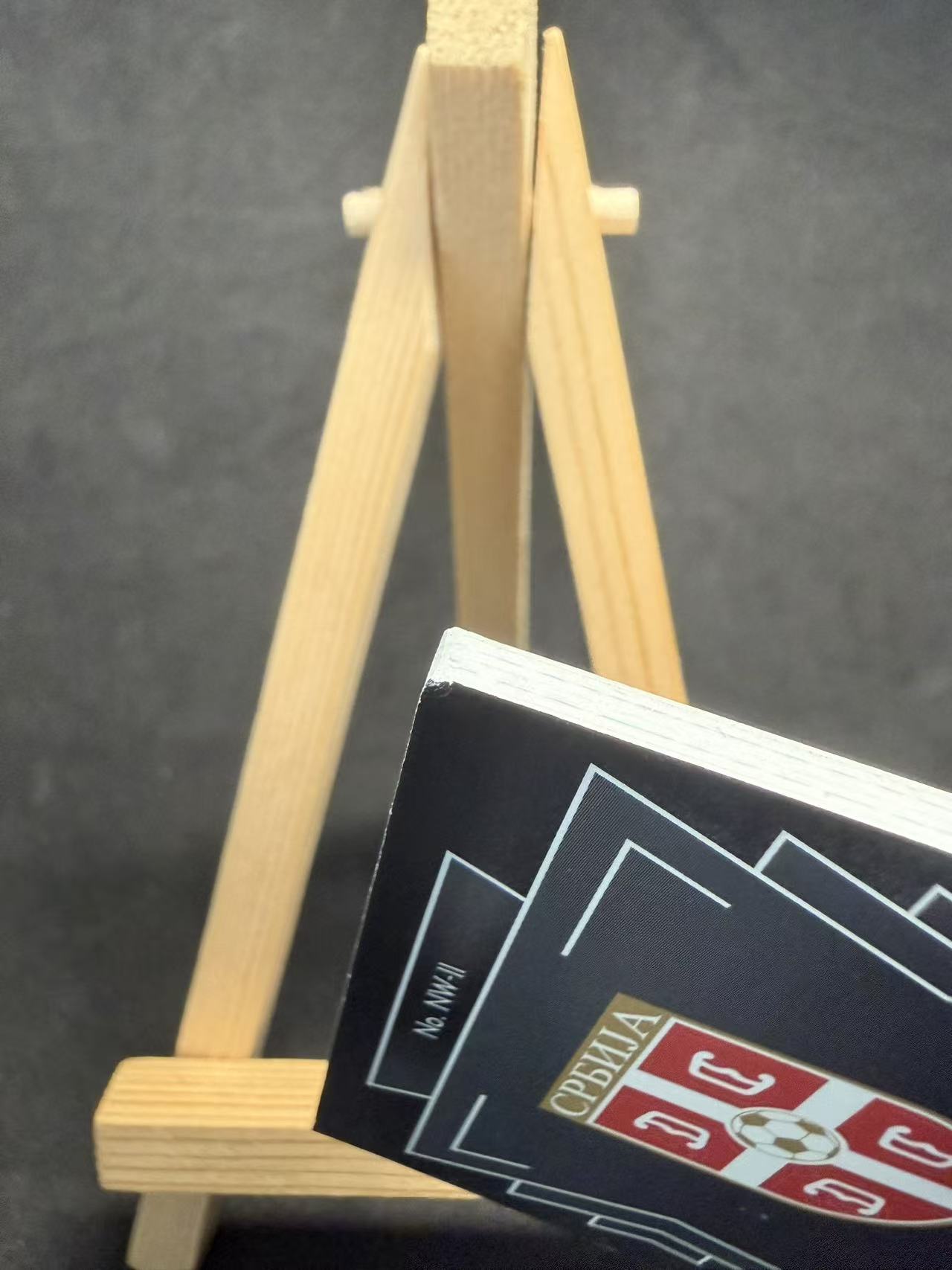 2024-25 Panini Noir ivan ilic 诺尔 塞维利亚 伊利奇 球衣物料切割 /65编 限量 默认瑕疵 介意勿拍 乐