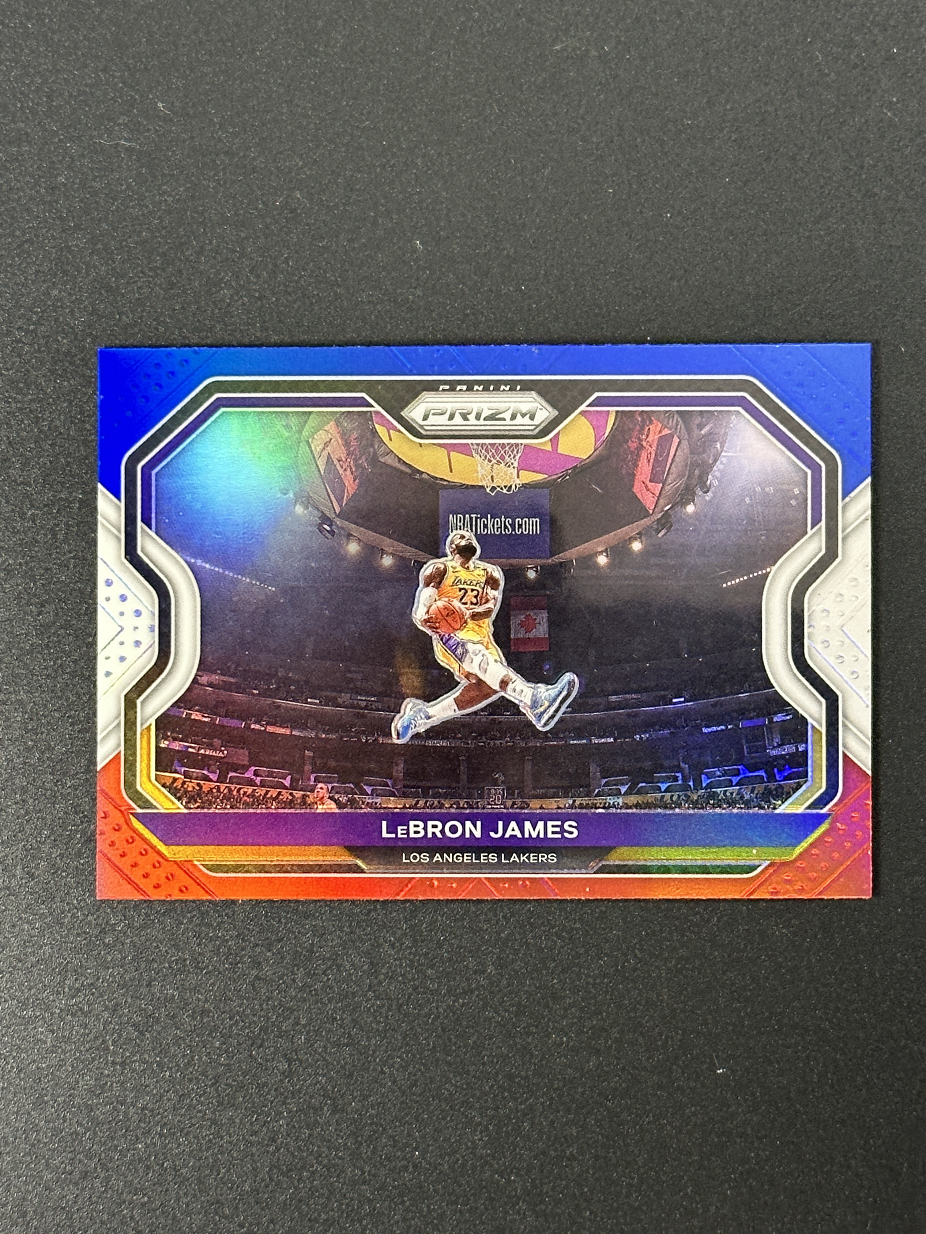 2020-21 Panini Prizm LeBron James 勒布朗詹姆斯 湖人 Pz 三色折 剪刀脚 致敬科比经典选图 折射 微瑕如图