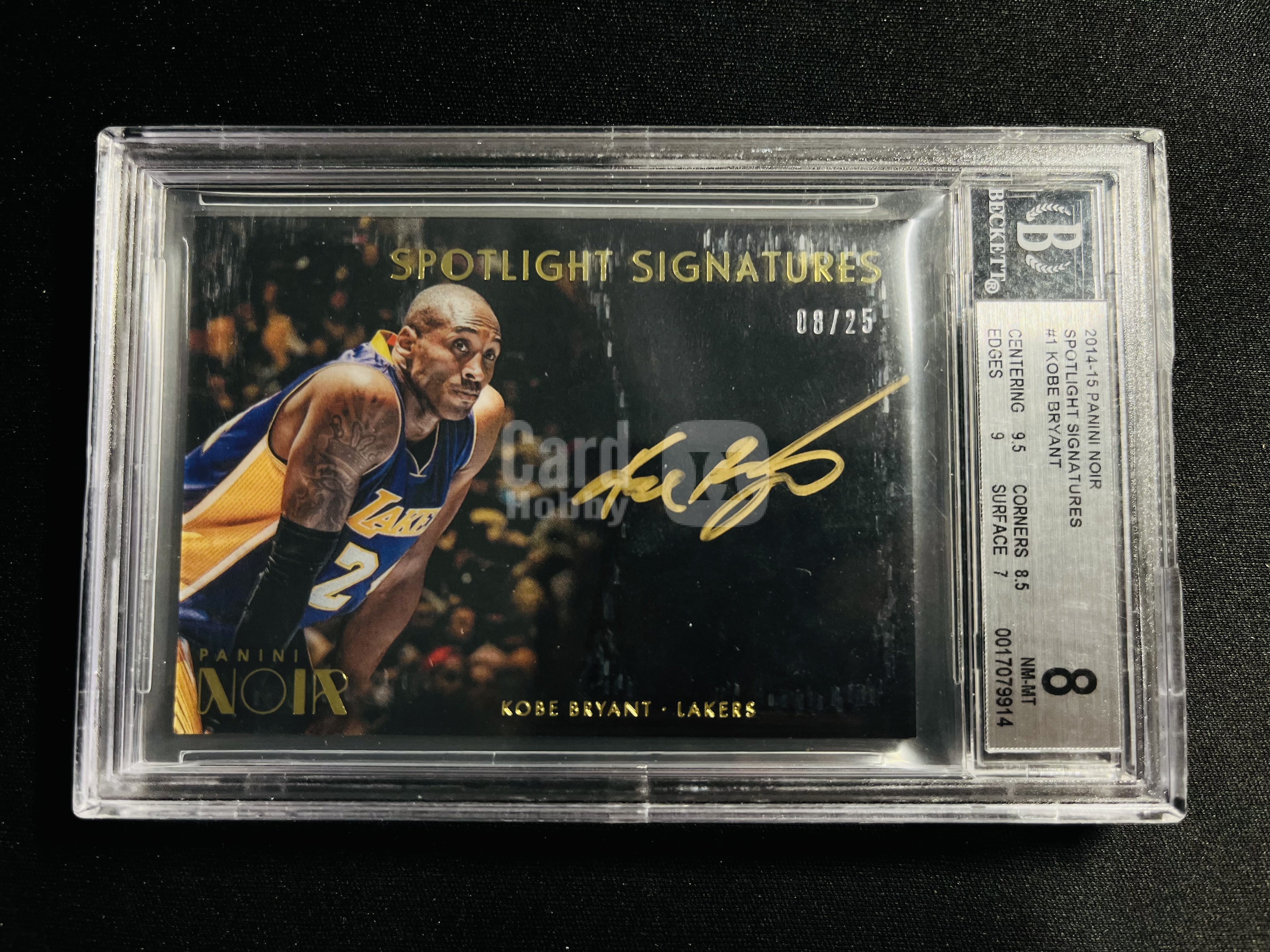 【古都代卖精品】2014-15 Panini Noir 湖人 Kobe Bryant 科比 布莱恩特 25编 镜面 Spotlight 聚光灯 卡签 签字 8/25 同背 元年灯 超级经典 BGS8分 黑曼巴 实卡超美 值得收藏 福州卡王