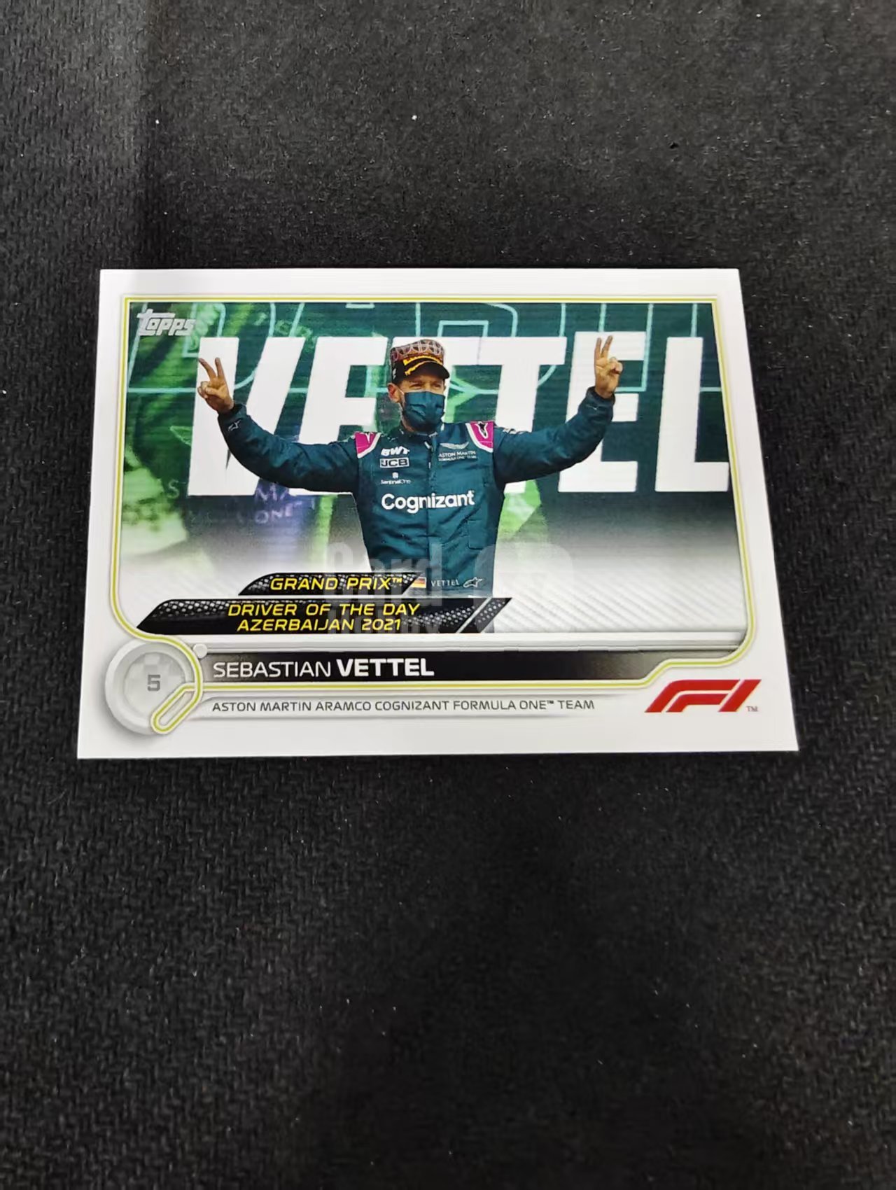 2022 Topps Chrome F1 Sebastian Vettel 阿斯顿马丁 赛巴斯蒂安 维泰尔 维特尔 划痕 边角瑕疵 @178