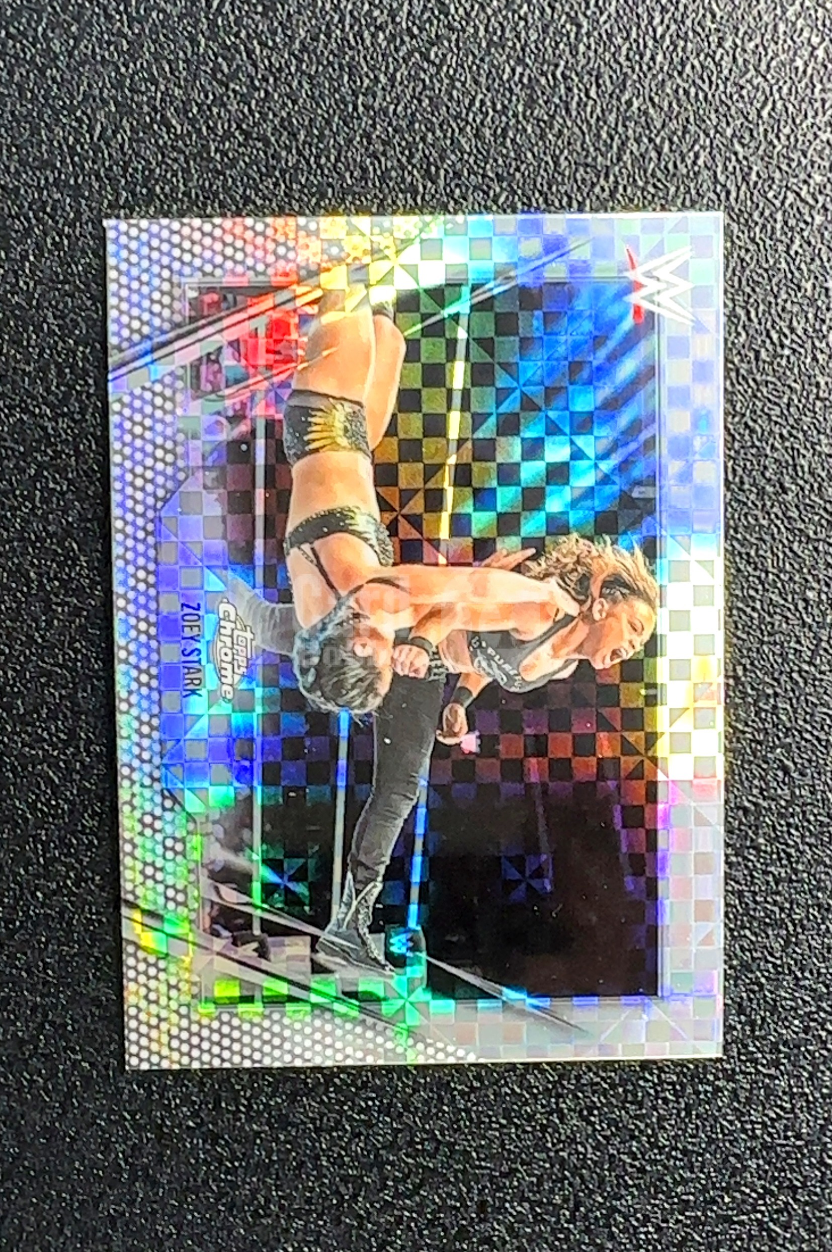 【岛屿拍卖】2025 Topps Chrome Zoey Stark 佐伊·斯塔克 银格子折 折射 卡品如图 高价值 #60 0023#459