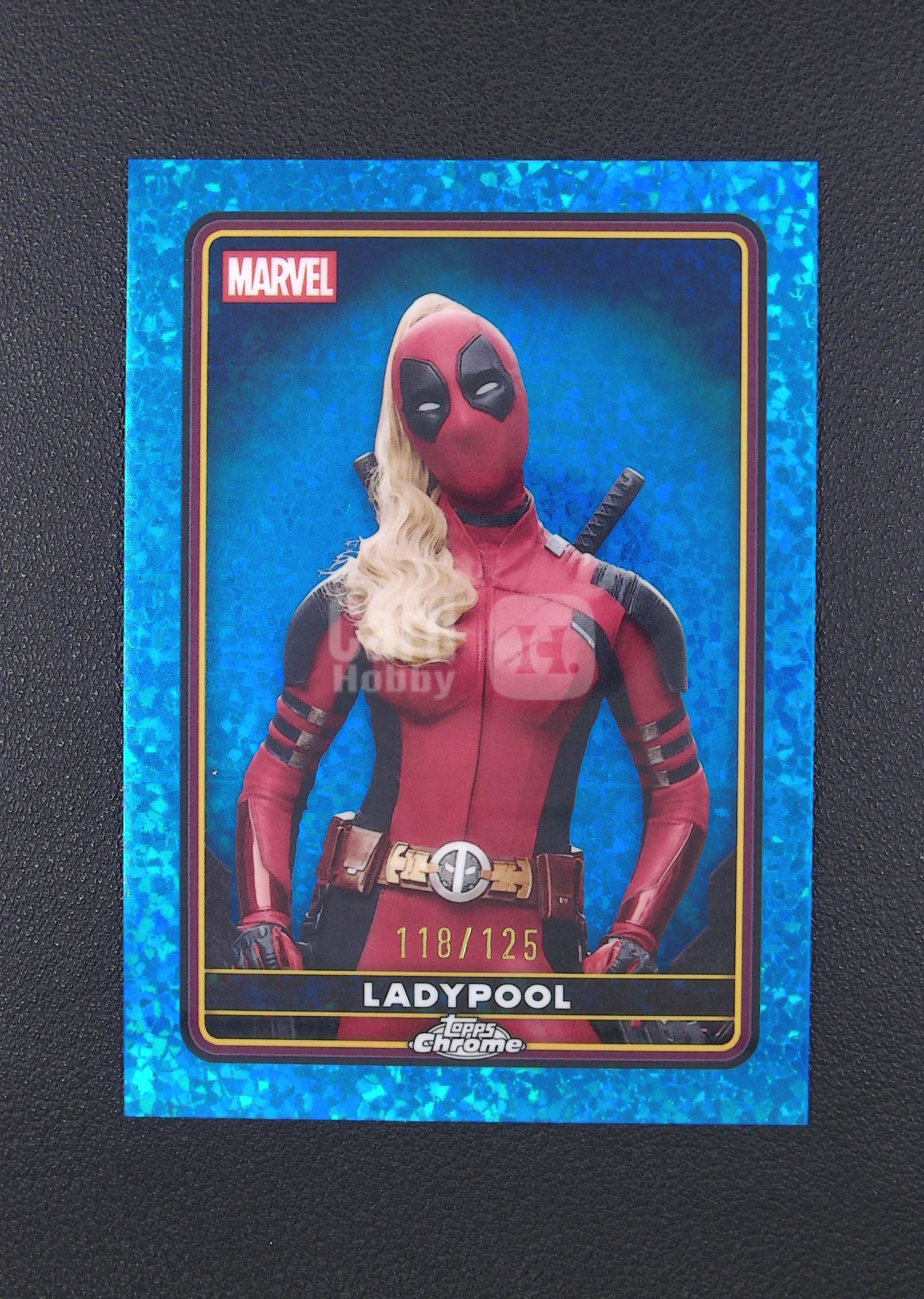 2026 Topps Chrome Ladypool 女死侍 118/125编 蓝碎钻折 死侍 漫威【Big M 代拍】 AQ888