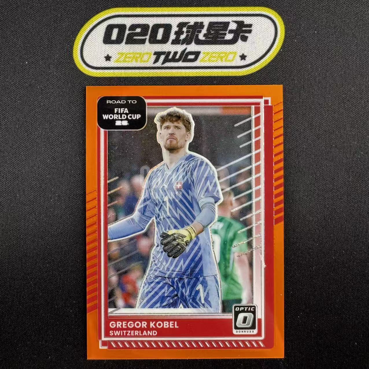 2025-26 Panini Donruss Gregor Kobel 杜蕾斯 世界杯之路 科贝尔 52/99编 Optic 橙折 瑞士(GZ01)