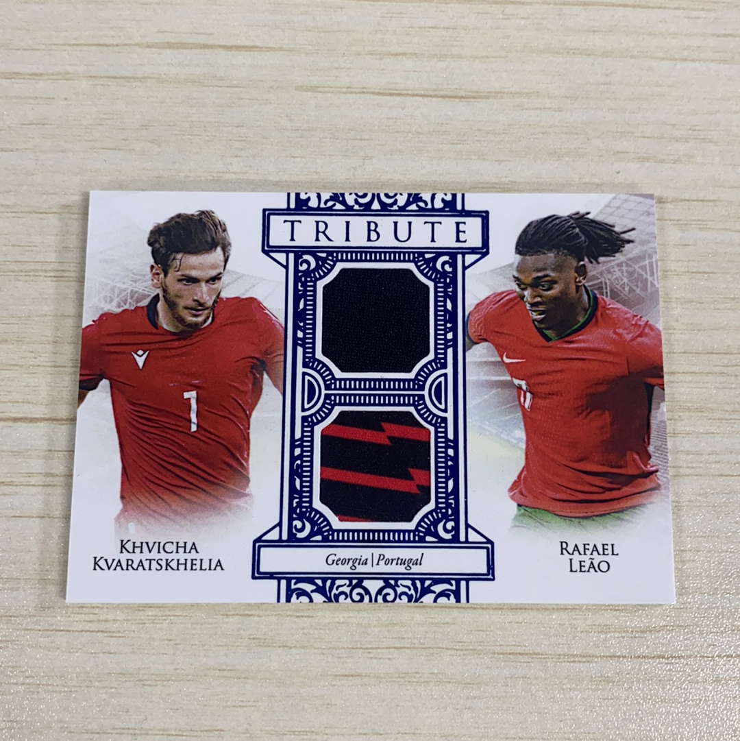 【小牛代拍】2025 Futera Futera Unique Rafael Leao 福特拉 葡萄牙 拉菲尔 莱奥 格鲁吉亚 K77 克瓦拉茨赫利亚 横版 双窗球衣 物料切割 落场 4/1(一哥)