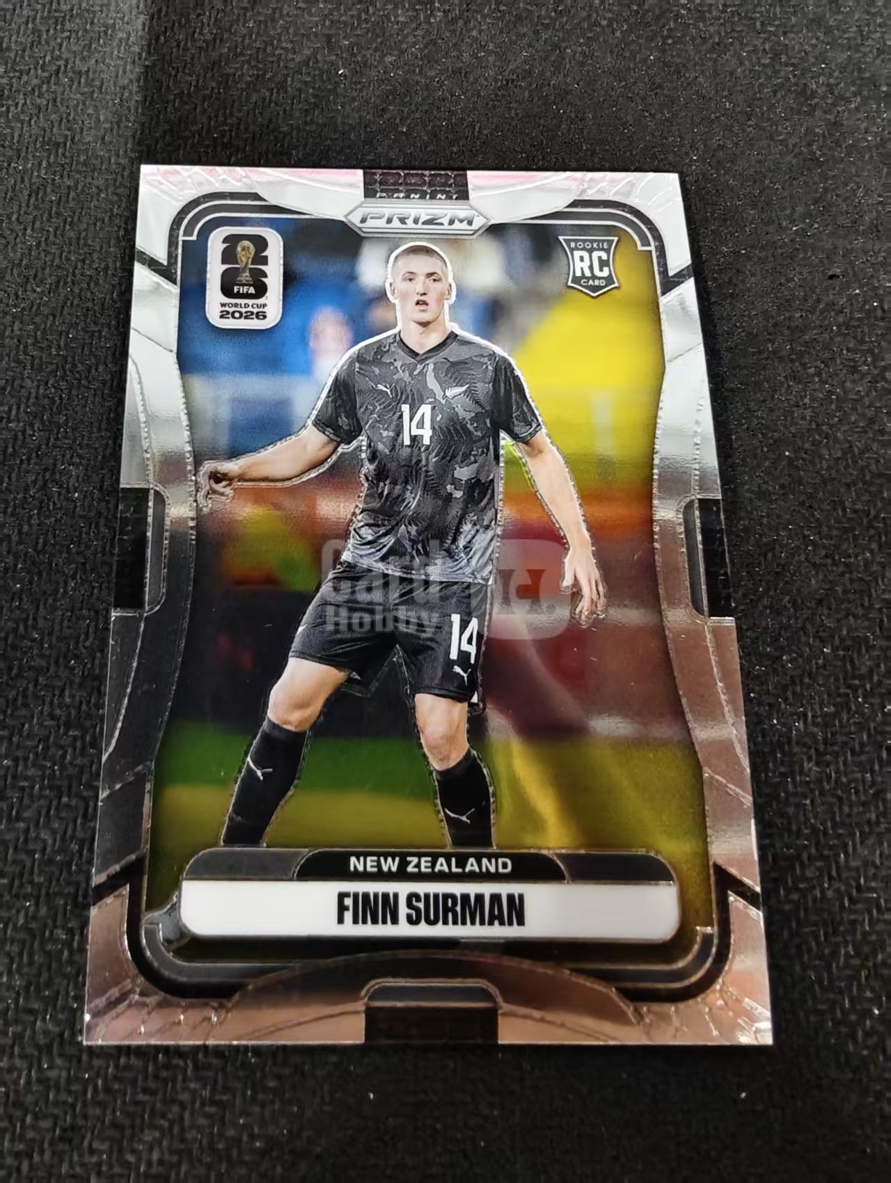 2026 Panini World Cup Prizm Finn Surman 芬 苏尔曼 新西兰 新秀 RC PZ世界杯 划痕 边角瑕疵#323