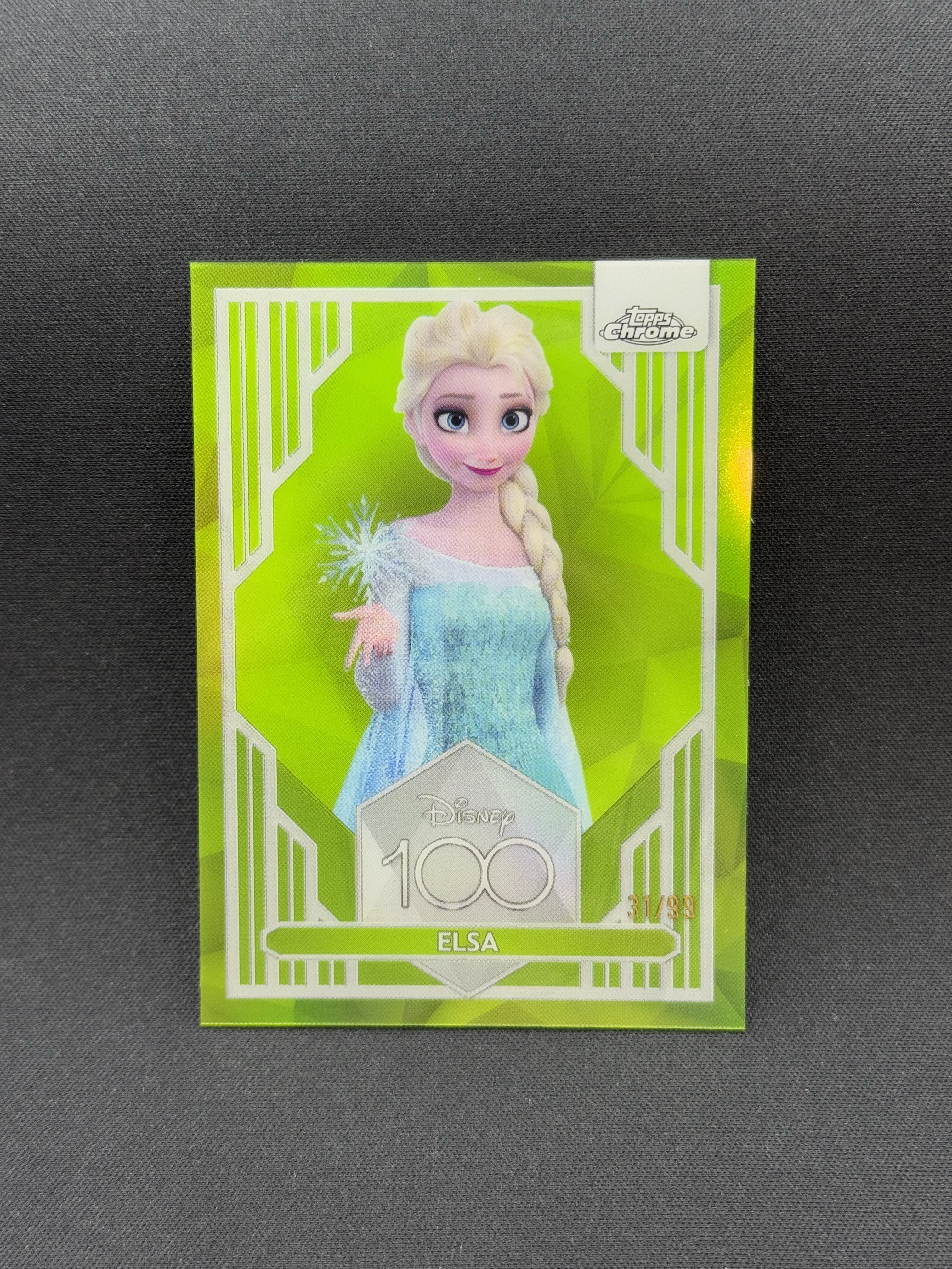 2023 Panini Chrome Disney 100 Elsa 【小贝代拍】迪士尼 Tc 100周年 元年 艾莎公主 冰雪奇缘 绿折折射 31/99编 瑕疵如图 拍前看描述 XNP
