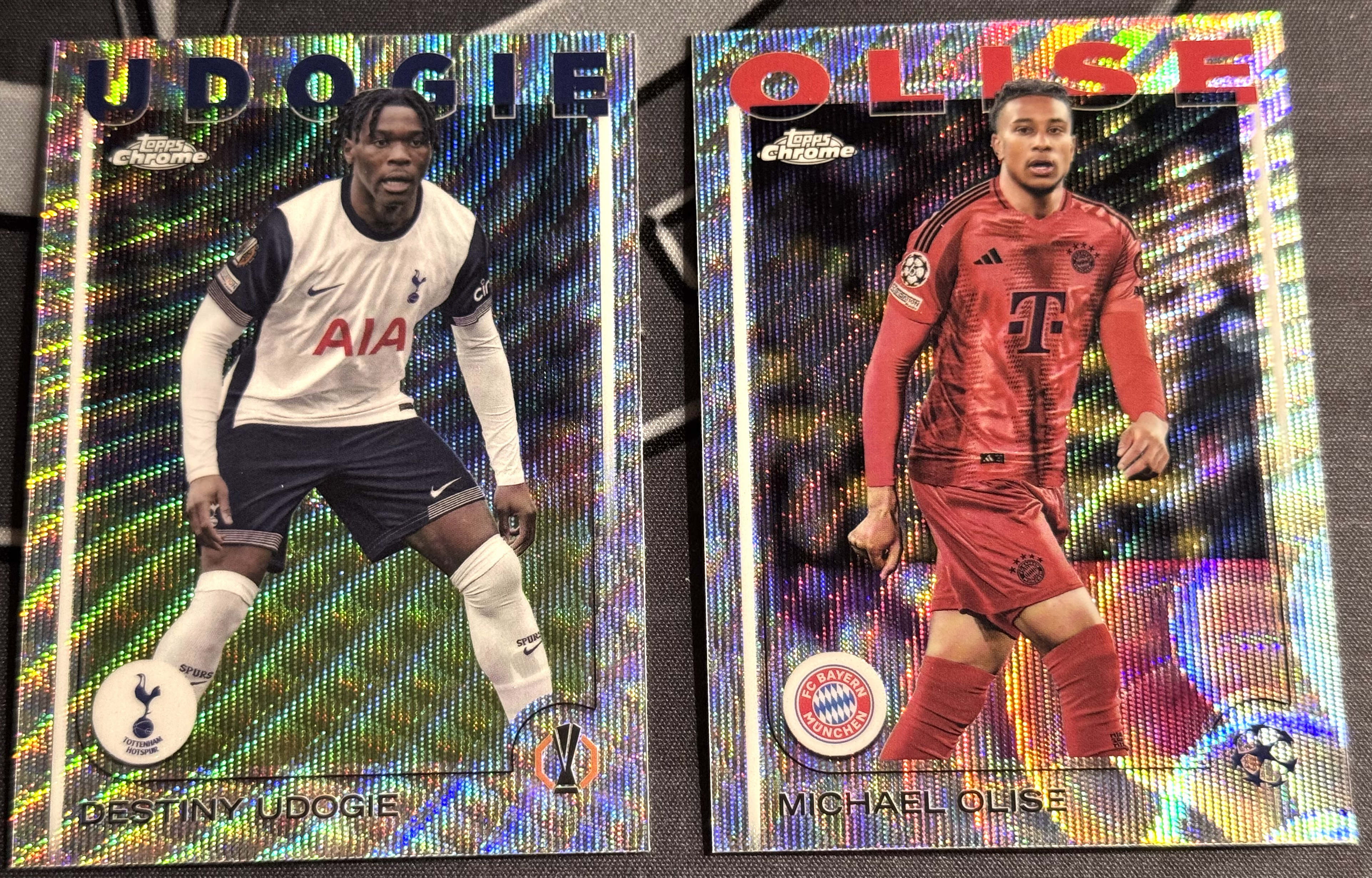 2024-25 Topps Chrome UCC 欧战 Michael Olise 迈克尔 奥利塞 拜仁慕尼黑 Destiny Udogie 乌多吉 银波纹折 2张打包 卡品不保 瑕疵如图 XW