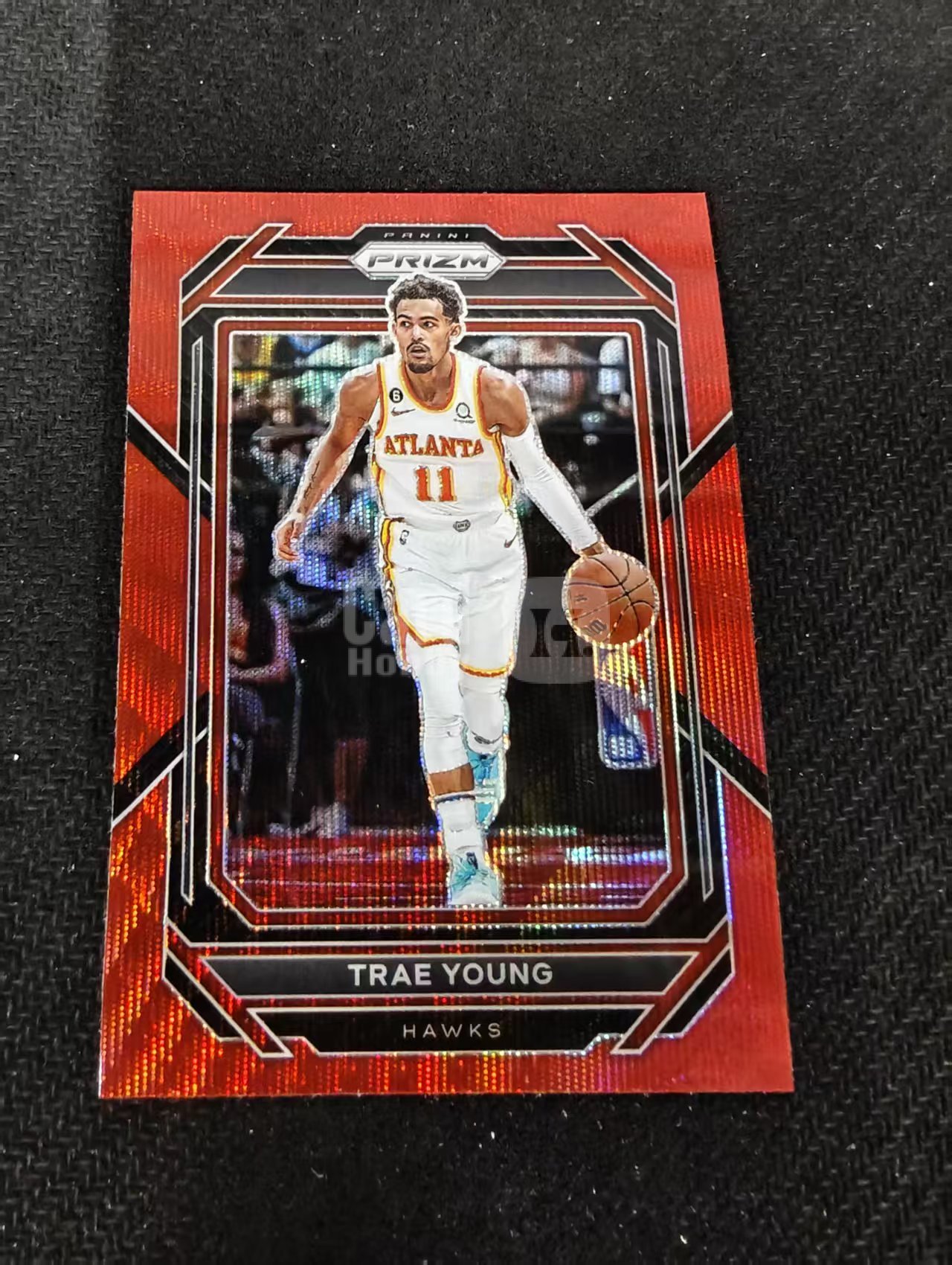 2022-23 Panini Prizm Trae Young 特雷杨 纽约市长 老鹰 红波纹 PZ 划痕 边角瑕疵 #164