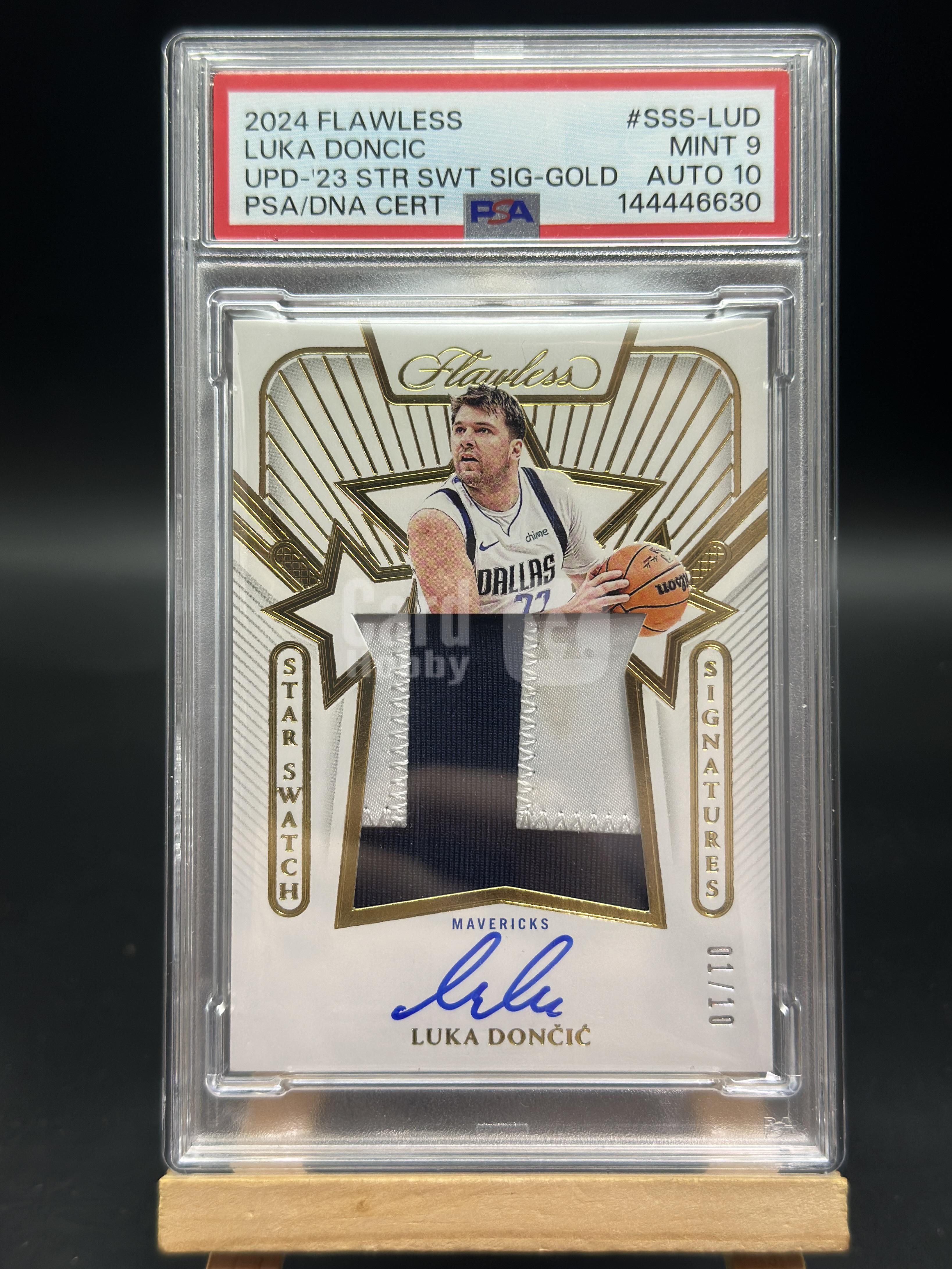 2023-24 Panini Flawless Luka Doncic 手提 湖人 卢卡 东契奇 01/10编 首编 金版 Star Swatch 星星PA SS签 GU落场大窗Patch 卡签 签字 PSA9/10 高分评级卡