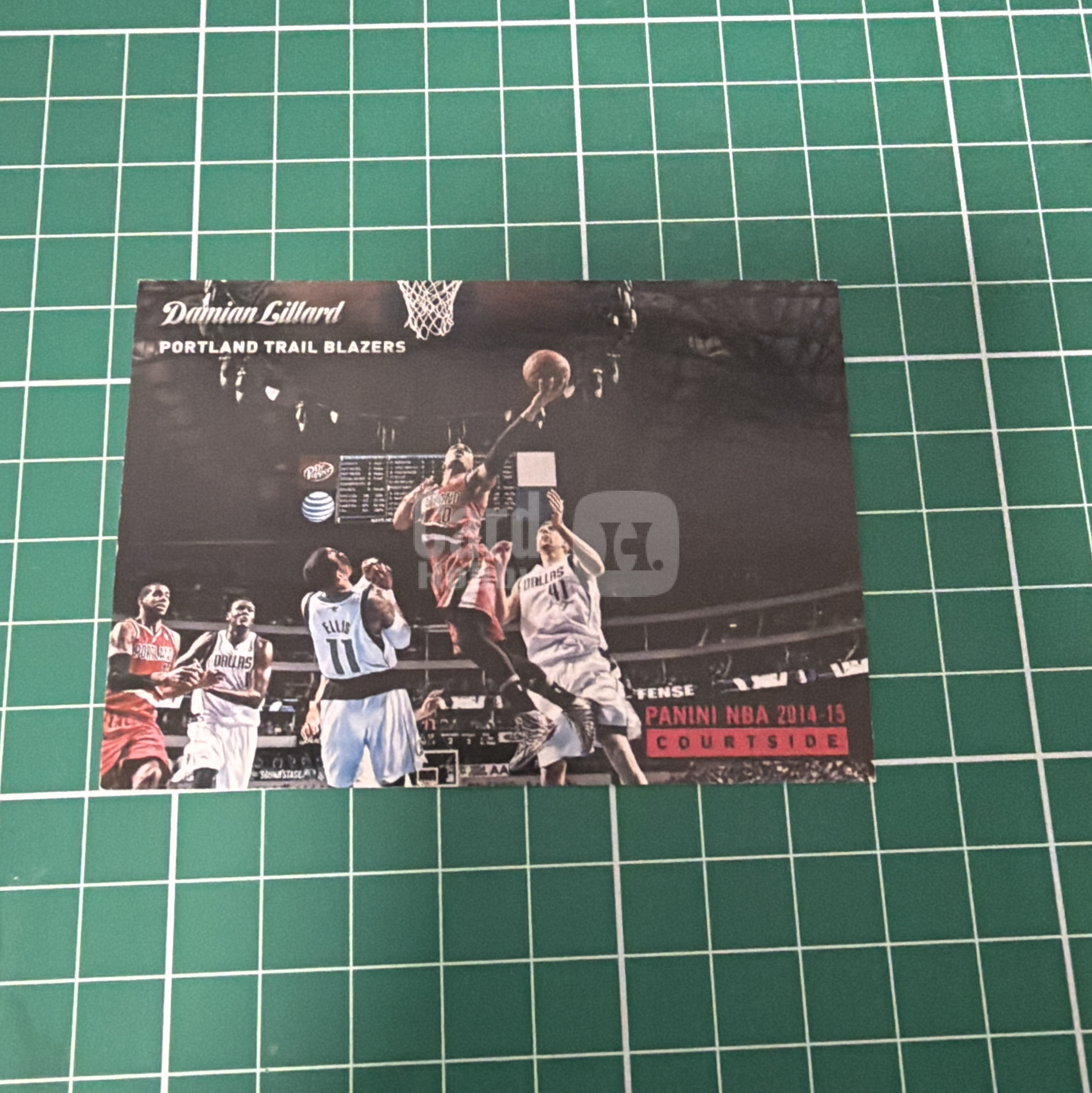 2014-15 Panini S.p.A Damian Lillard 中雅图/中亚图 达米安利拉德 横版特卡 场边 小聚光灯 老卡 绝版卡 稀有大比例