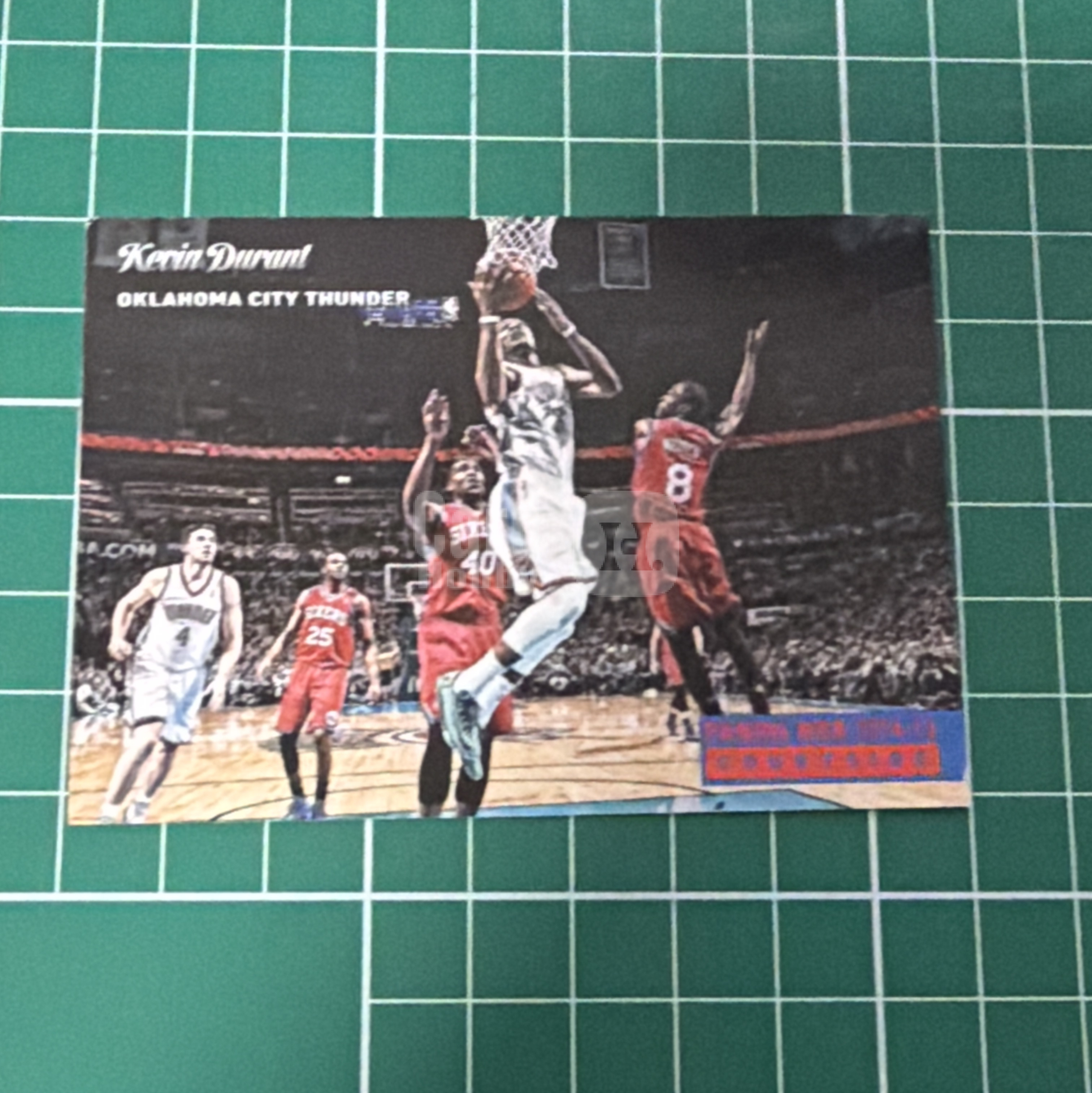 2014-15 Panini S.p.A Kevin Durant 中雅图/中亚图 凯文杜兰特 KD横版特卡 场边 小聚光灯 老卡 绝版卡 稀有大比例