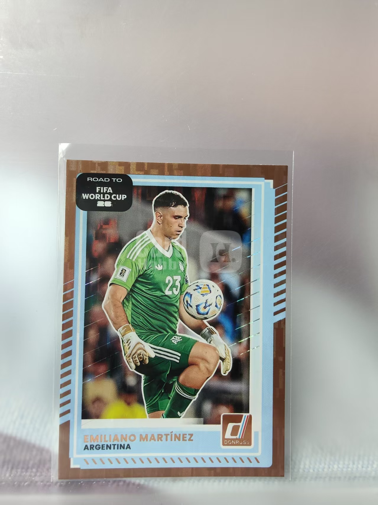 2025-26 Panini Donruss emiliano martinez 马丁内斯 大马丁 阿斯顿维拉 阿根廷  铜瀑布折 世界杯之路 FIFA 杜蕾斯 卡品如图 N21C