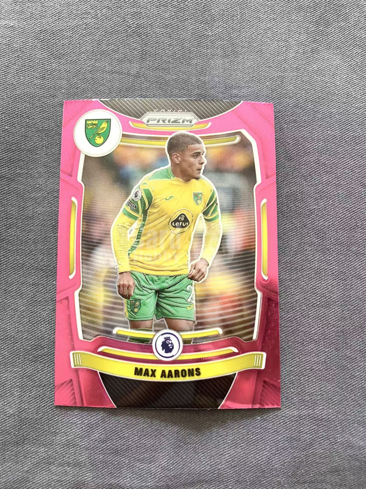2021-2022 Panini Prizm Max Aarons 英超PZ 马克思 阿伦斯 诺维奇 折射 粉折 卡品如图 柒仟