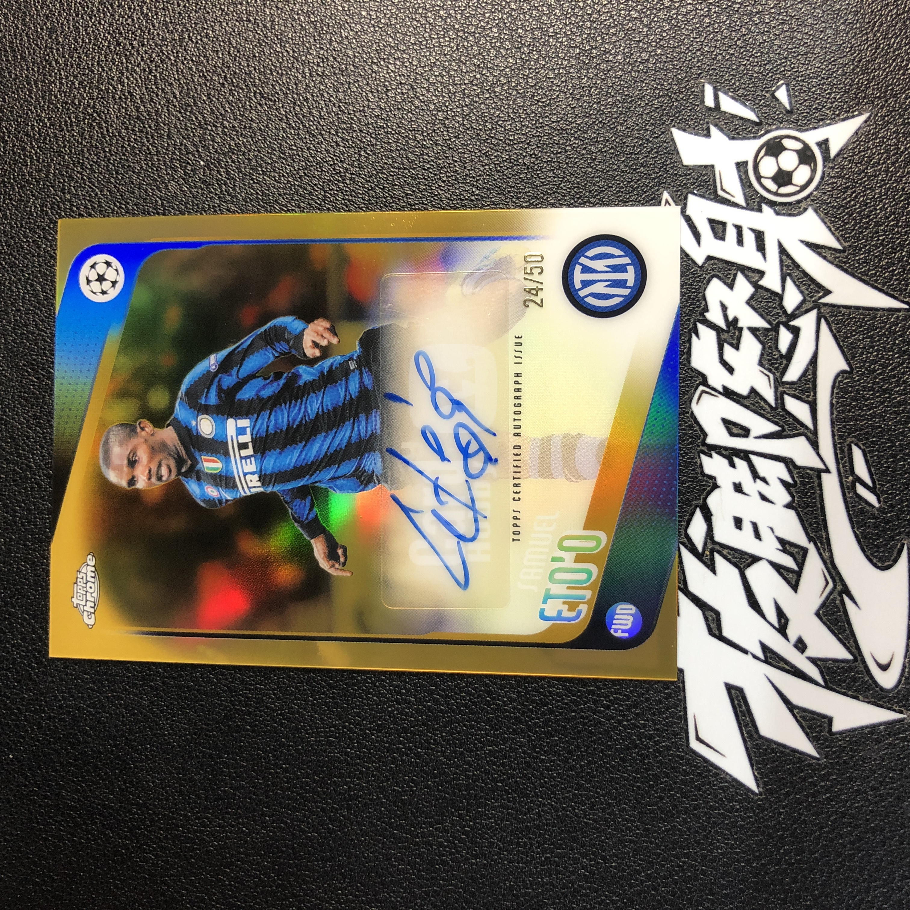 【拔脚代卖】2025-26 Topps Chrome 欧战TC  Samuel Eto'o 埃托奥 国际米兰 欧冠 签字 24/50编 金折 猎豹 国米 巴萨  多图已拍仔细看图顺丰｜拔脚湃湃Q1
