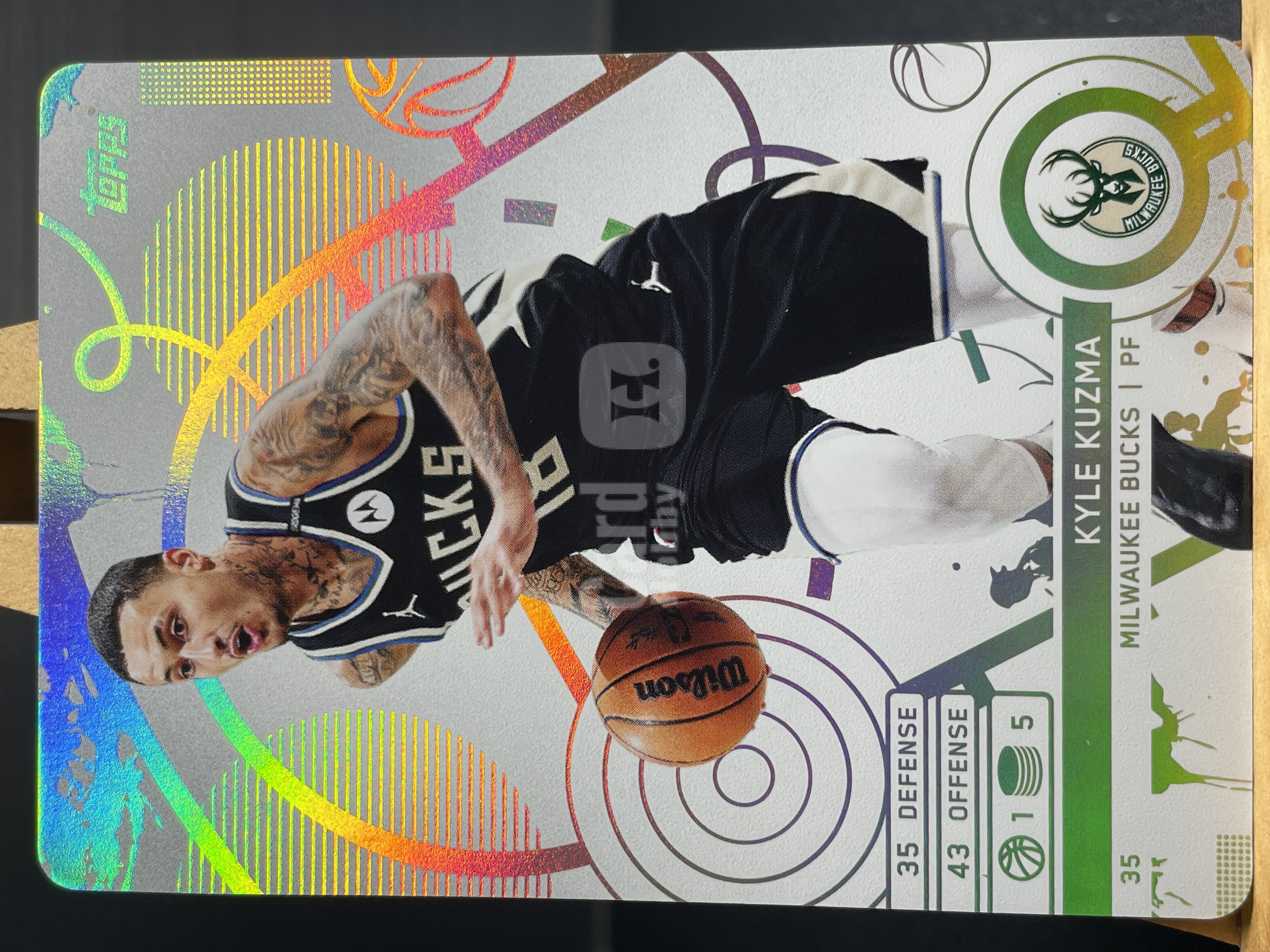 (T3) 2025 TOPPS 折射 凯尔 库兹马 雄鹿 实卡好看 收藏凑套必备 卡品如图!!!