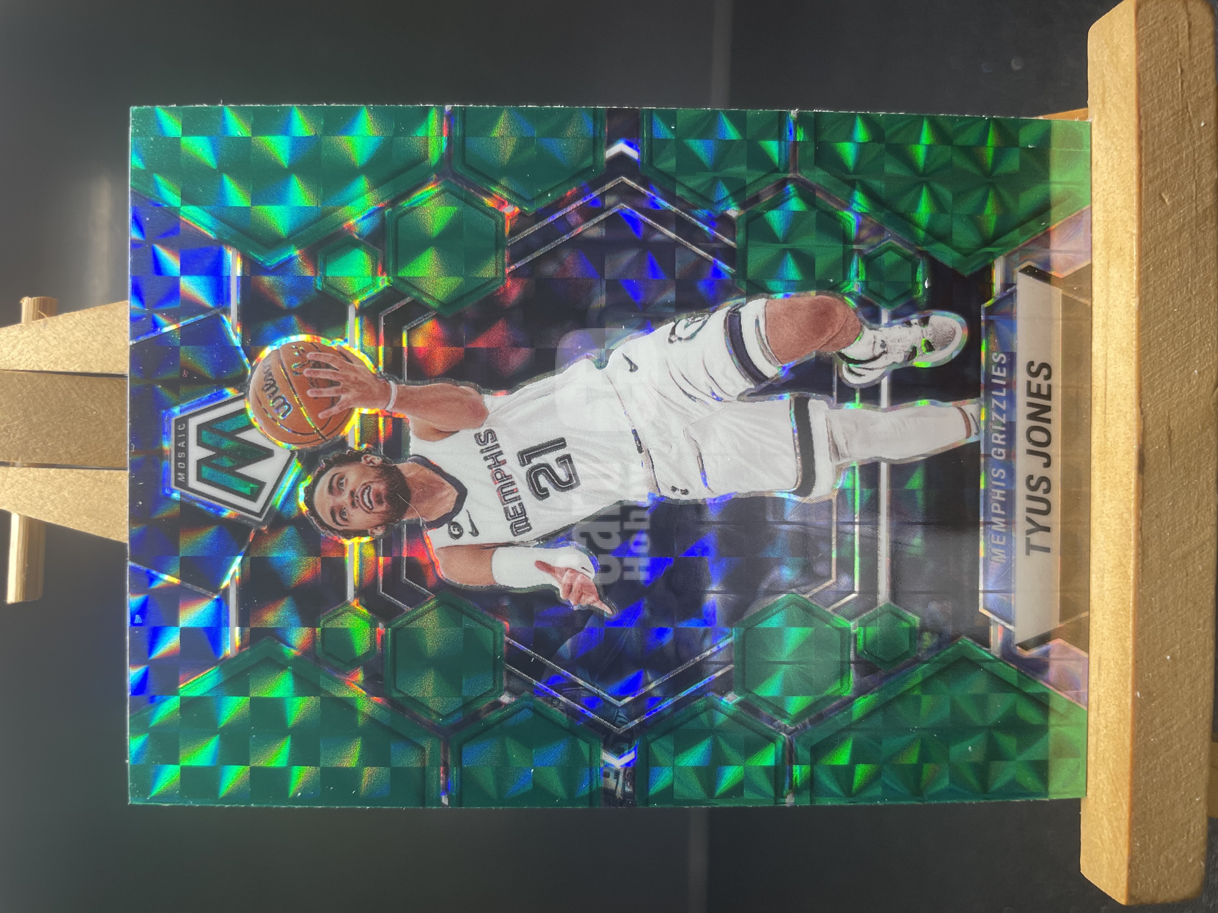 (B8) 2022-23 PANINI 马赛克 折射 泰厄斯 琼斯 灰熊 近期大热球星 收藏凑套必备 卡品如图 !!!