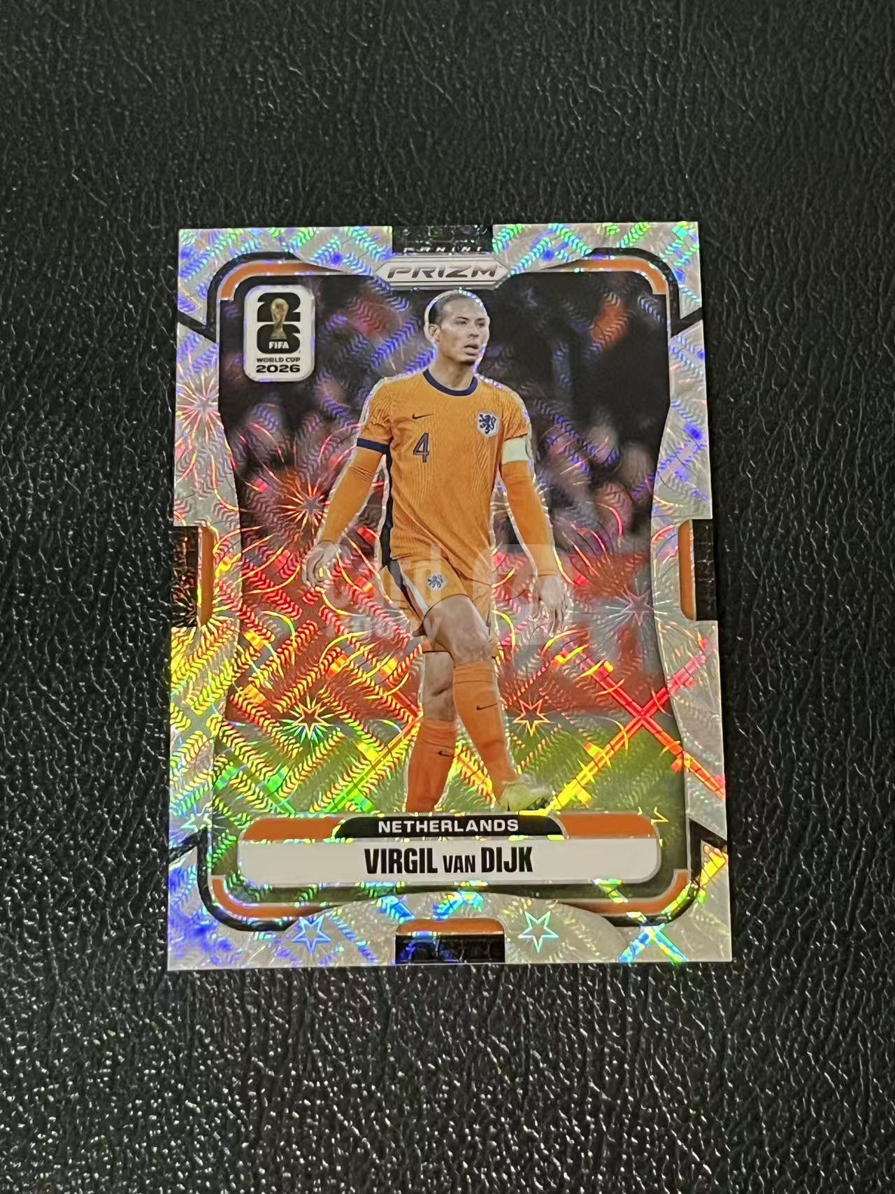 2026 Panini Prizm Fifa World Cup Virgil van Dijk RC 范戴克 利物浦 烟花折 荷兰 世界杯 银折 实卡精美 卡品如图 LZ8