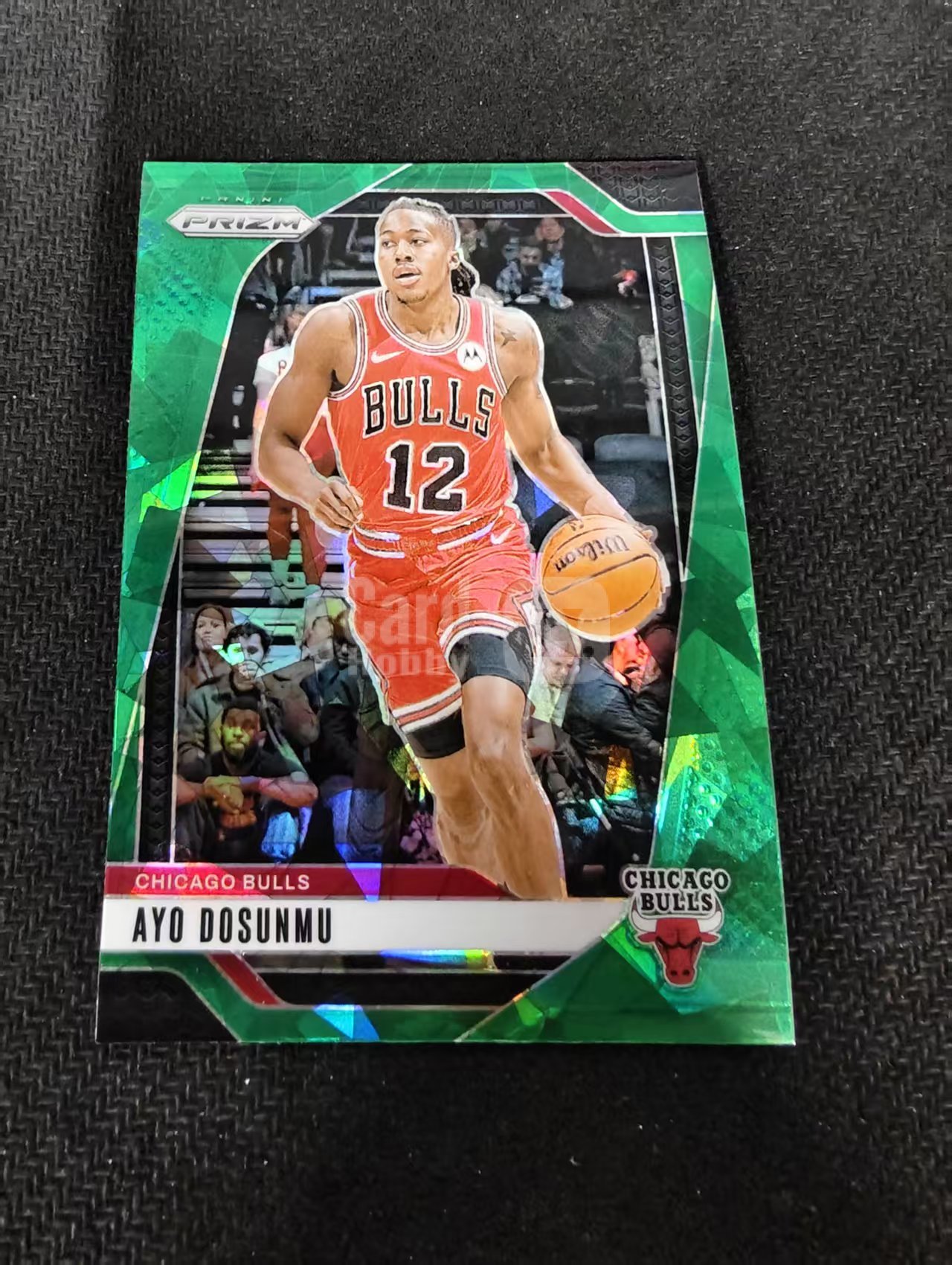 2024-25 Panini Prizm Ayo Dosunmu 阿约 多孙姆 公牛 绿碎冰 PZ 划痕 边角瑕疵 #121