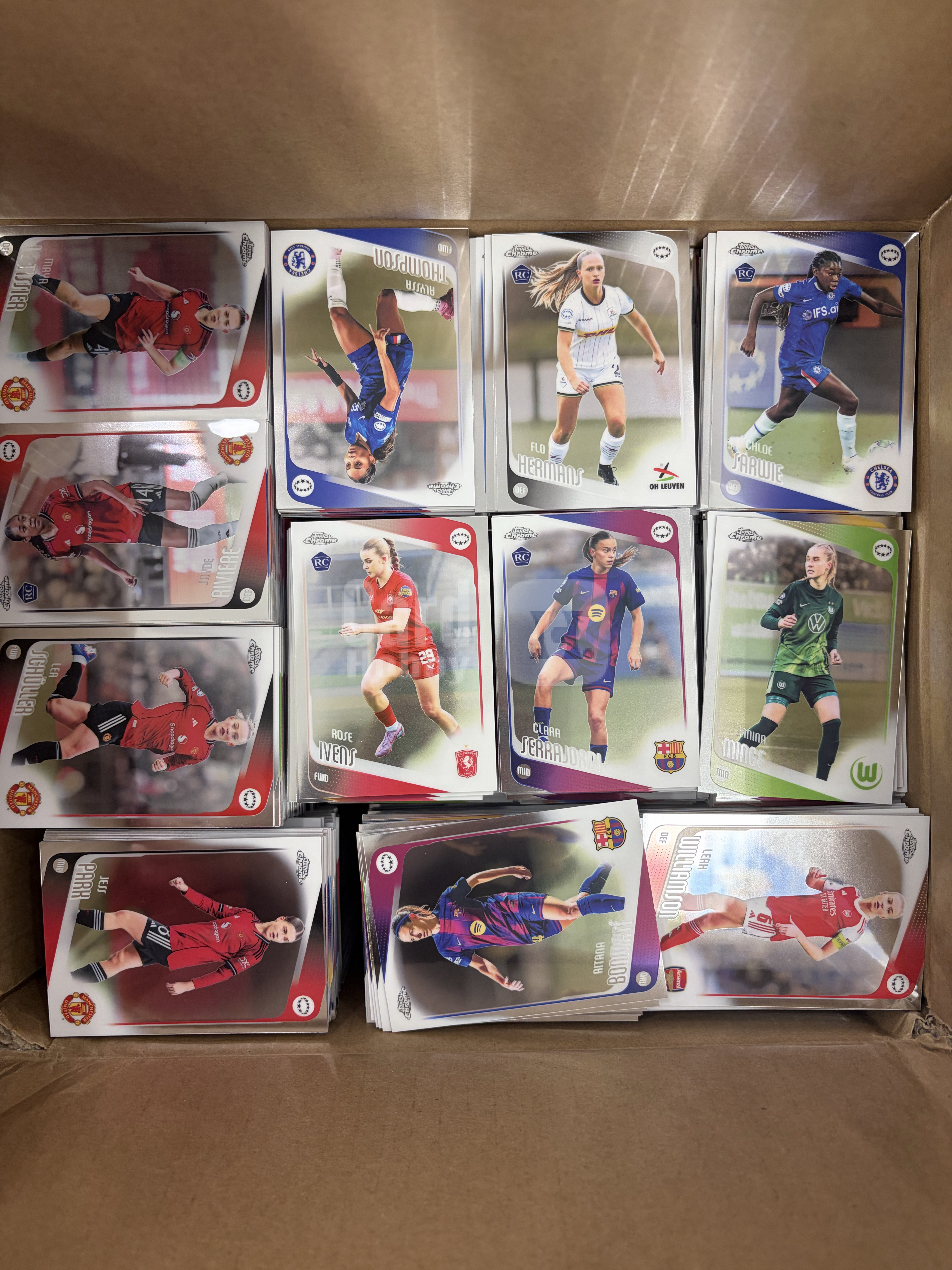 2025-26 Topps Chrome Base 女足欧战TC 3000张左右base打包 巴塞罗那切尔西阿森纳尤文图斯里昂曼联拜仁慕尼黑罗马等 不保人物不保卡品 顺丰到付介意勿拍