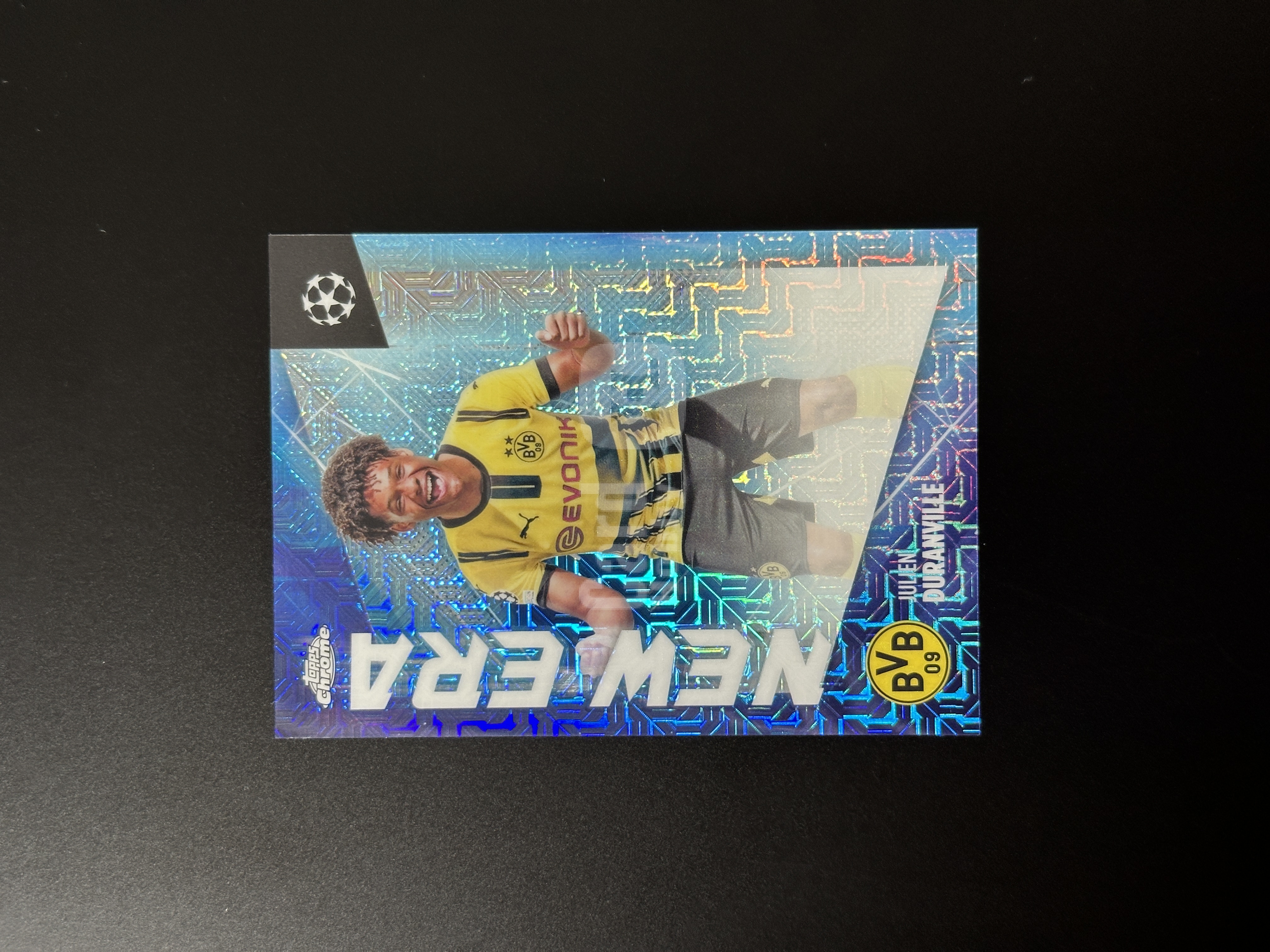 2025 Topps Topps Julien Duranville TC欧冠 多特蒙德 杜兰维尔 迪朗维尔 编号NE-7 比利时新星 New Era 新时代 特卡 迷宫折 Mojo折 卡品如图