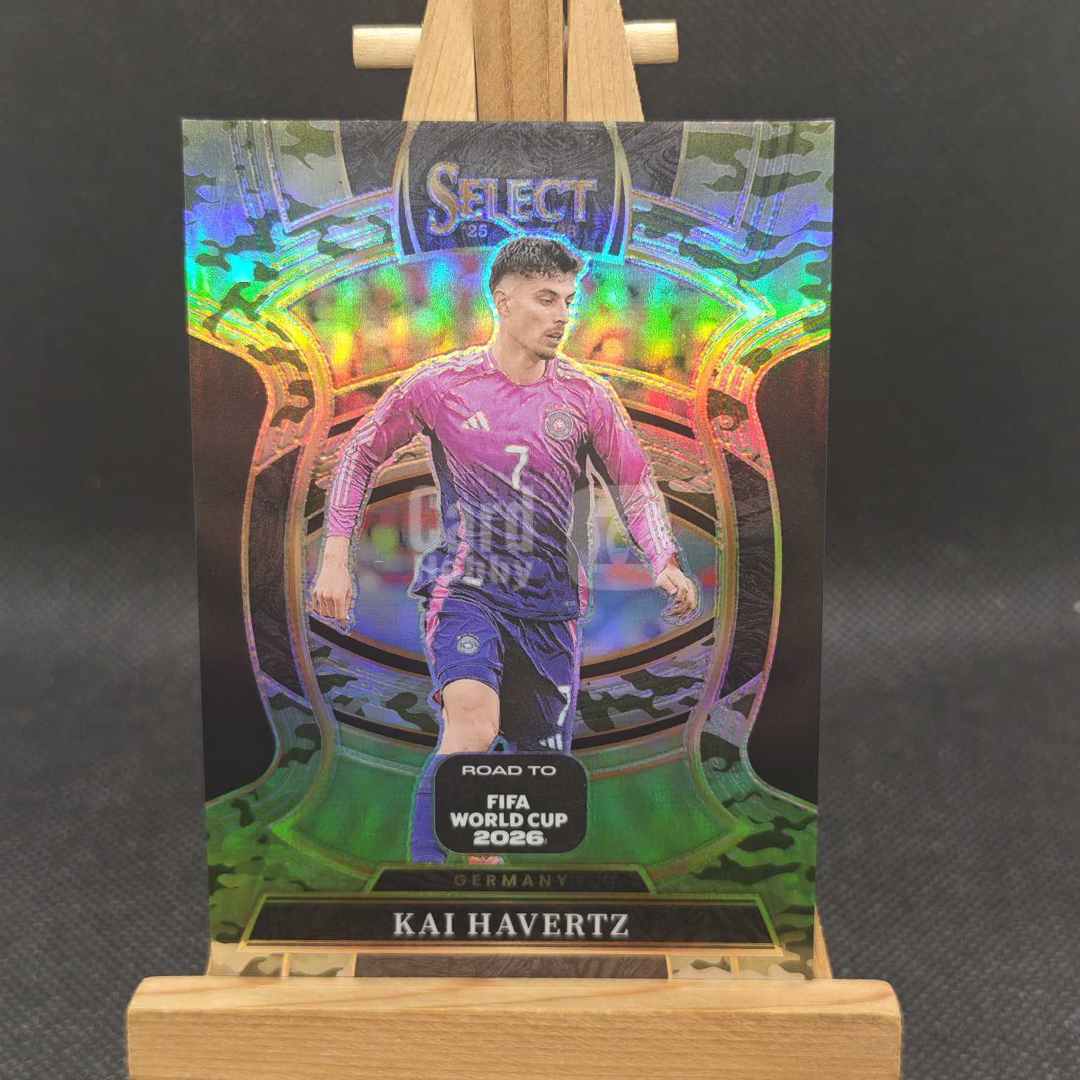 2025-26 【OT拍卖0手续】 Select Kai Havertz 世界杯SE 哈弗茨 199编 迷彩折 德国 阿森纳 卡品如图 LZ086