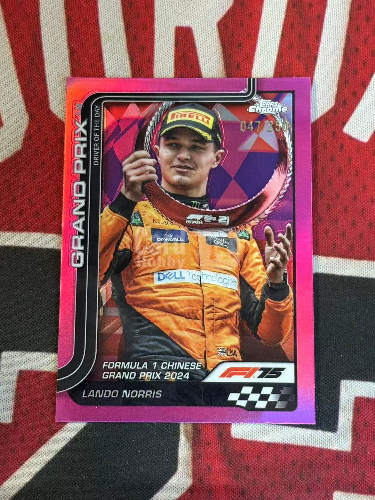 2025 TOPPS CHROME F1 LANDO NORRIS 迈凯伦车队 兰多诺里斯 250编 DRIVER OF THE DAY当日最佳车手特卡 庆祝动作选图 正粉折 折射【烂臭嘴拍卖】