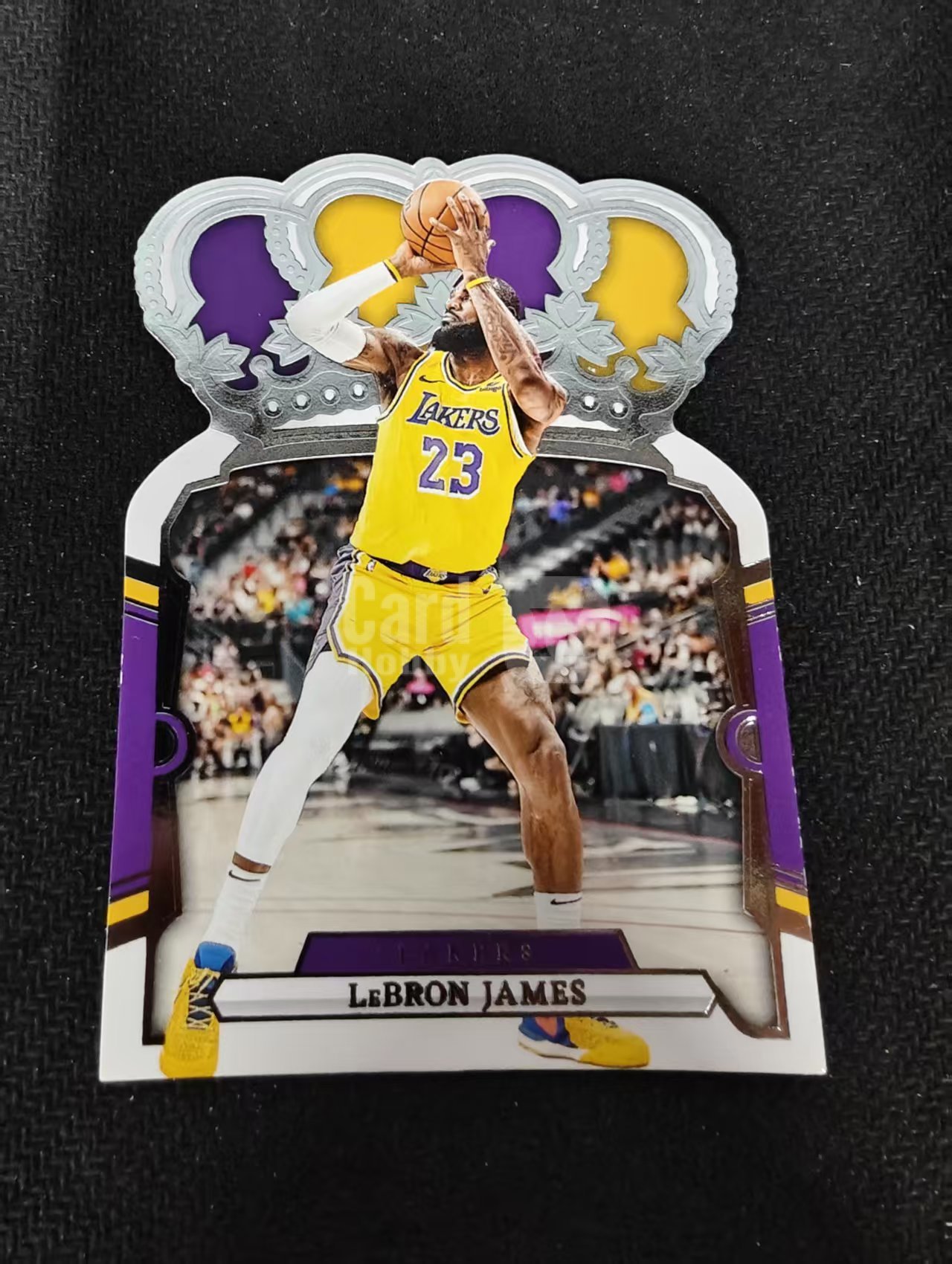 2023-24 panini Crown Royale LeBron James 勒布朗詹姆斯 洛杉矶湖人 皇冠 异形 划痕 边角瑕疵 #95