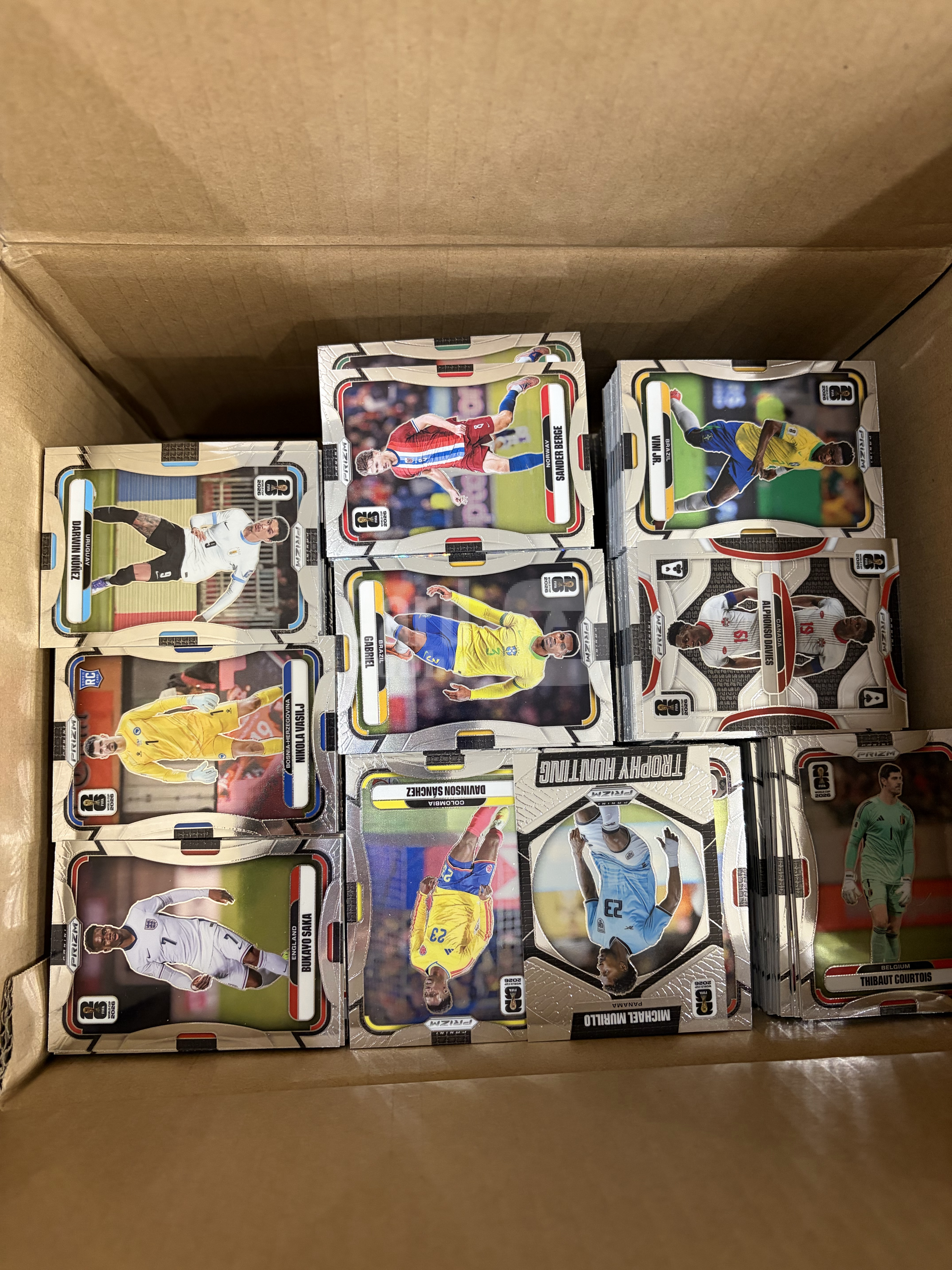 2026 Panini World Cup Prizm Base 世界杯PZ 2160张左右整箱打包 西班牙 法国 英格兰 挪威 阿根廷 瑞典 比利时 巴西 德国等 不保人物不保卡品 顺丰到付介意勿拍