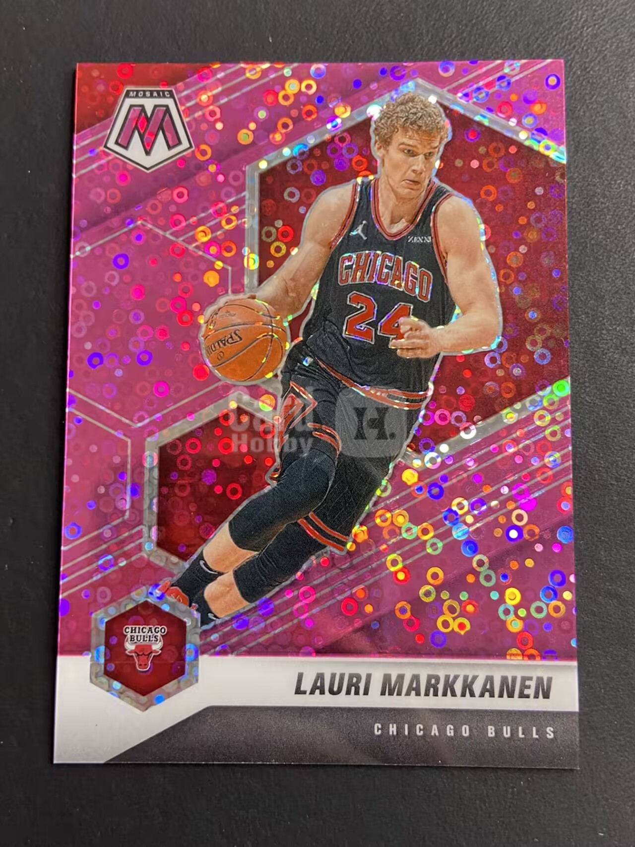 2020-21 Panini Mosaic Lauri Markkanen 【肥猫代卖】X03F 马赛克 公牛 劳里 马尔卡宁 粉泡泡折 折射 20编 收藏必备
