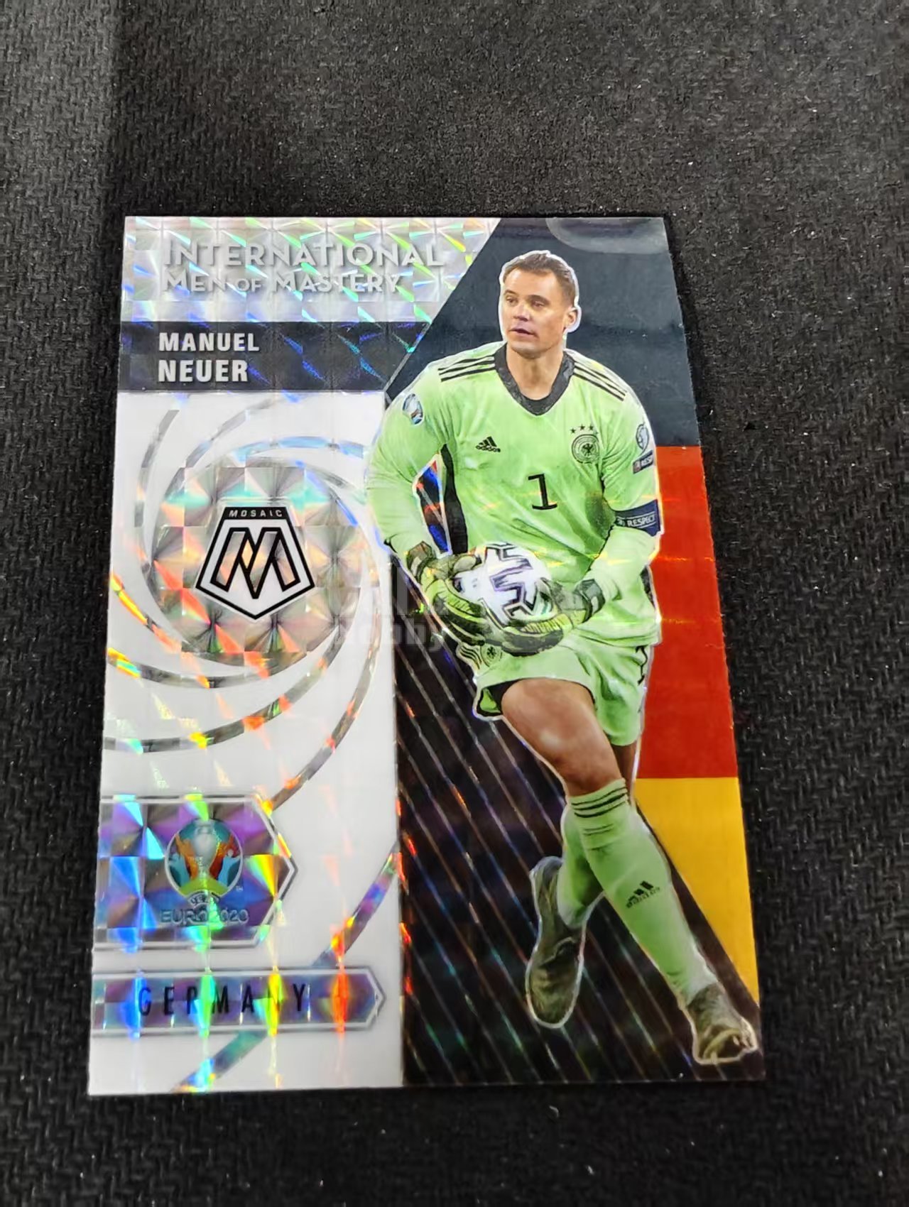 【可合并,不累计】 2021 Panini Mosaic Manuel Neuer 马赛克 欧洲杯 德国 诺伊尔 特卡 欧洲杯 银马赛克折 划痕 边角瑕疵 #9