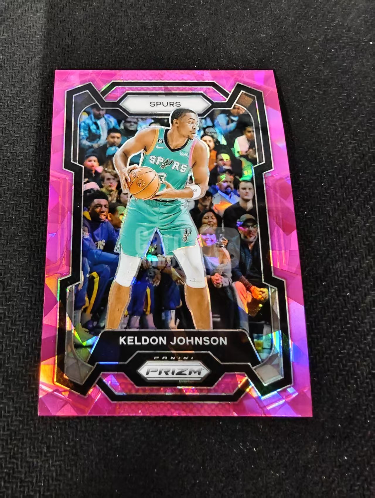 2023-24 Panini Prizm Keldon Johnson 凯尔登 约翰逊 马刺 粉碎冰 PZ 划痕 边角瑕疵 #82