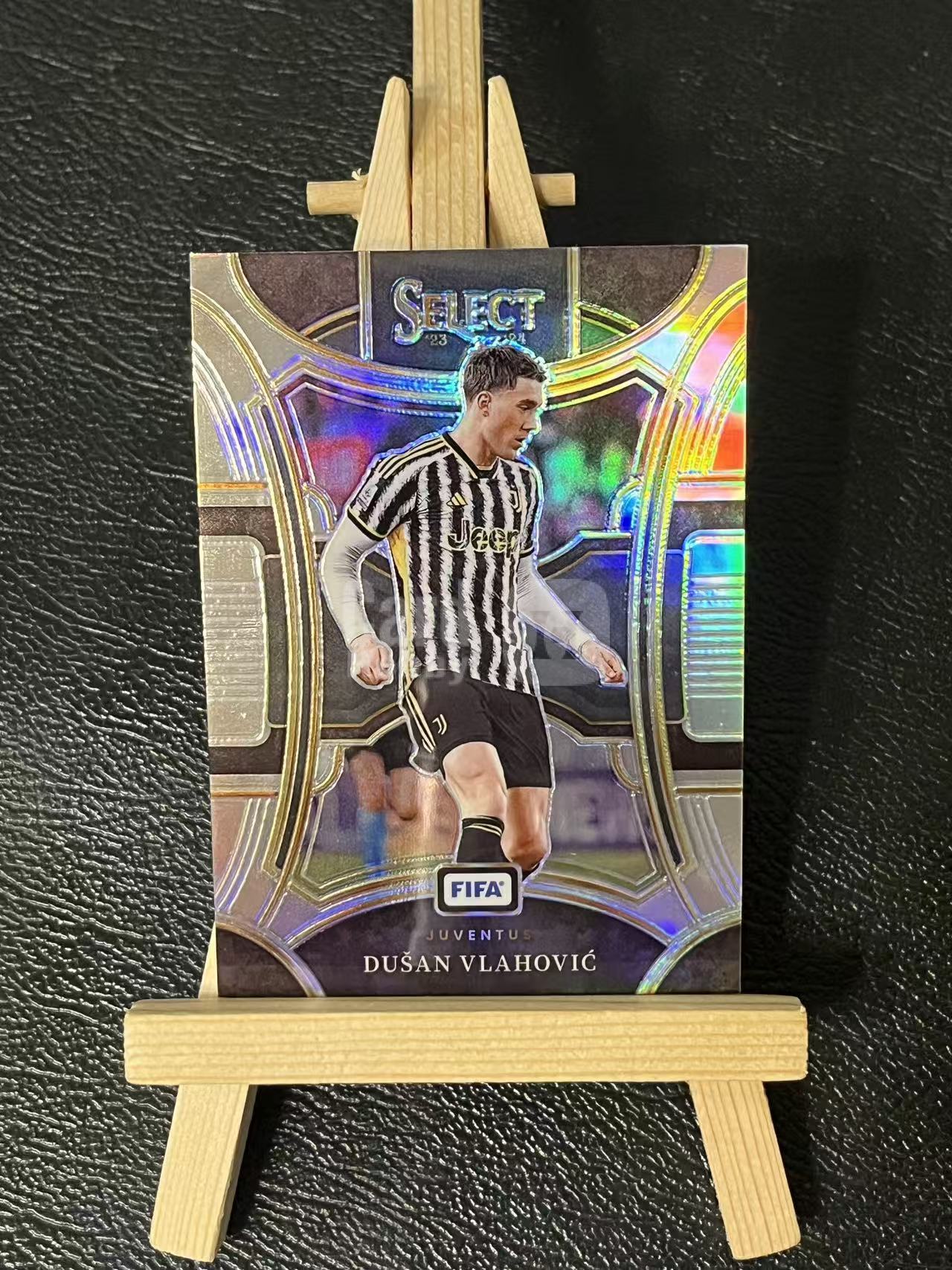 2023-24 Panini Select Dušan Vlahović 弗拉霍维奇 尤文图斯 银折 实卡精美 卡品如图 LA-2