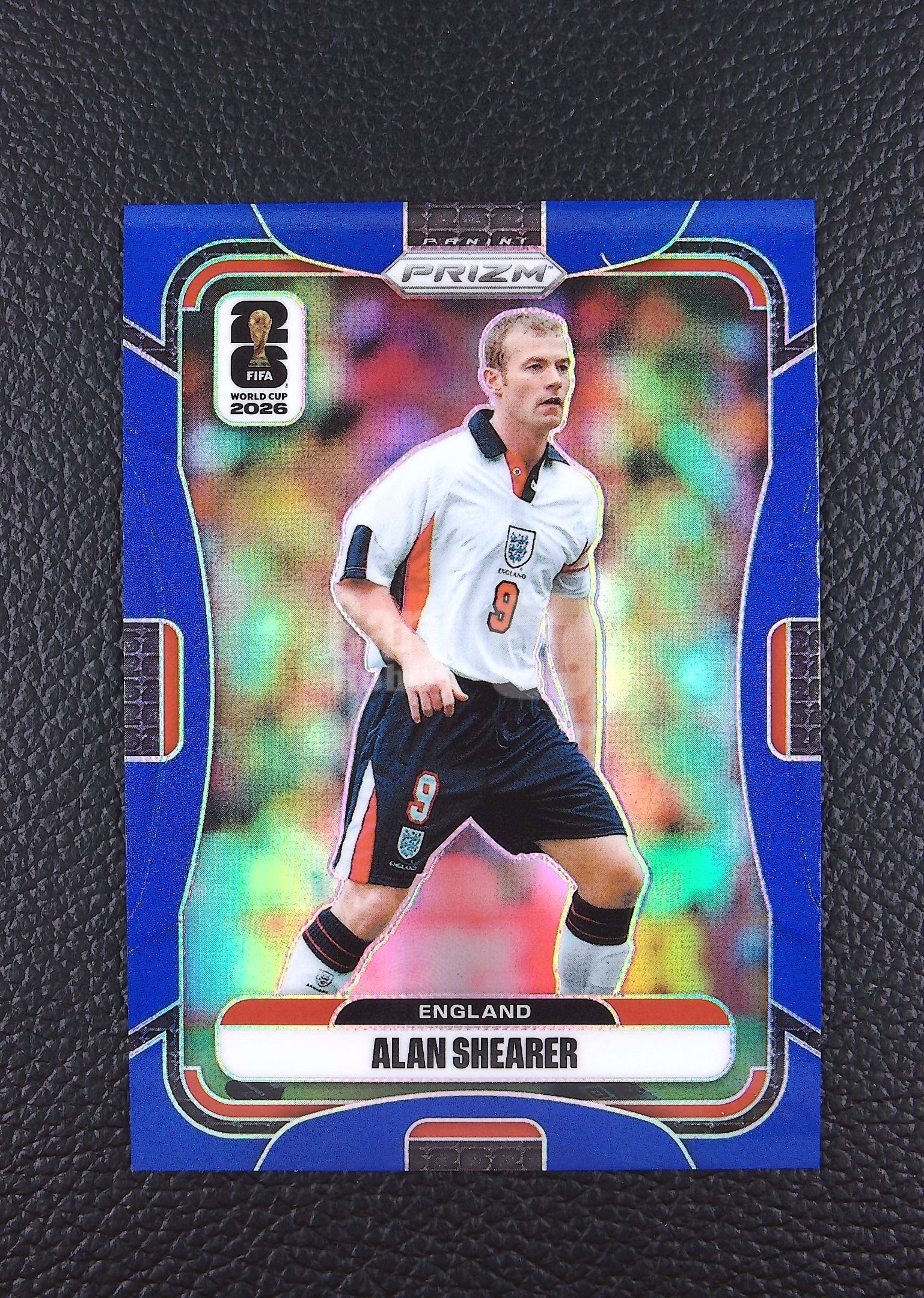 【鲨鱼代卖】 2026 Panini Prizm Alan Shearer 阿兰 希勒 英格兰 PZ 蓝折 世界杯 20/40编 低编 默认微瑕 FY1666