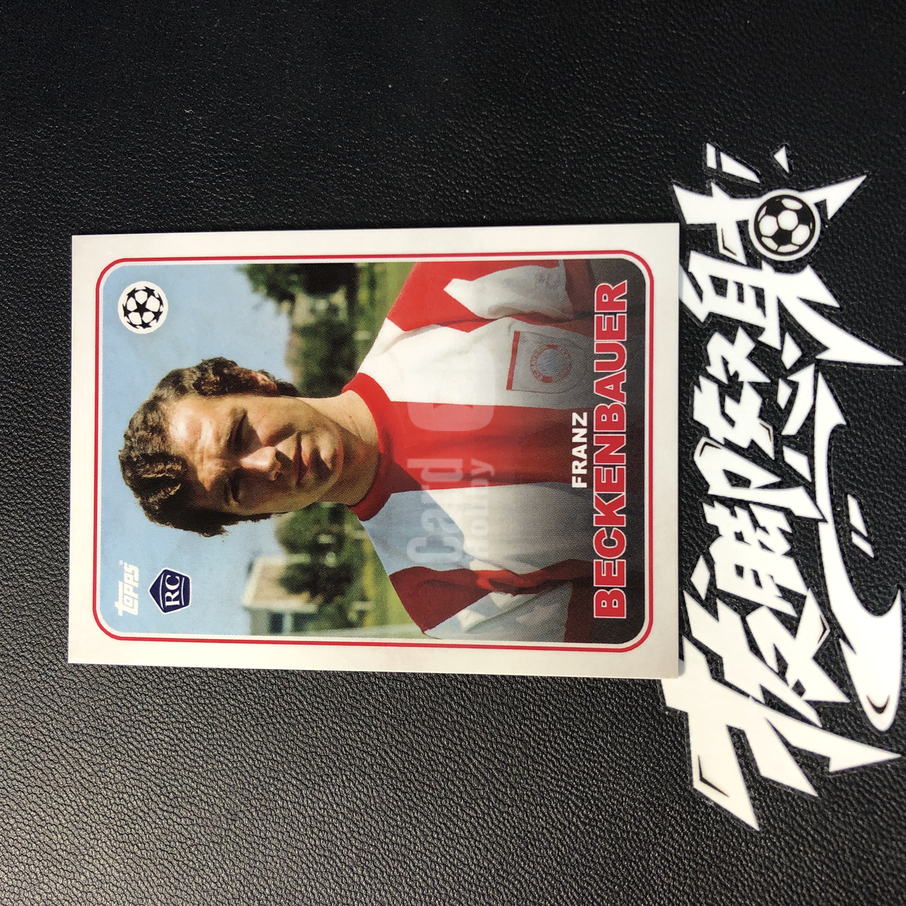 【拔脚代卖】2023 Topps UEFA 欧战 弗朗茨 贝肯鲍尔 Franz Beckenbauer 拜仁慕尼黑 拜仁 纽约宇宙 复古新秀 特卡 德国国家队收藏必备 瑕疵如图｜拔脚沙漠BH15