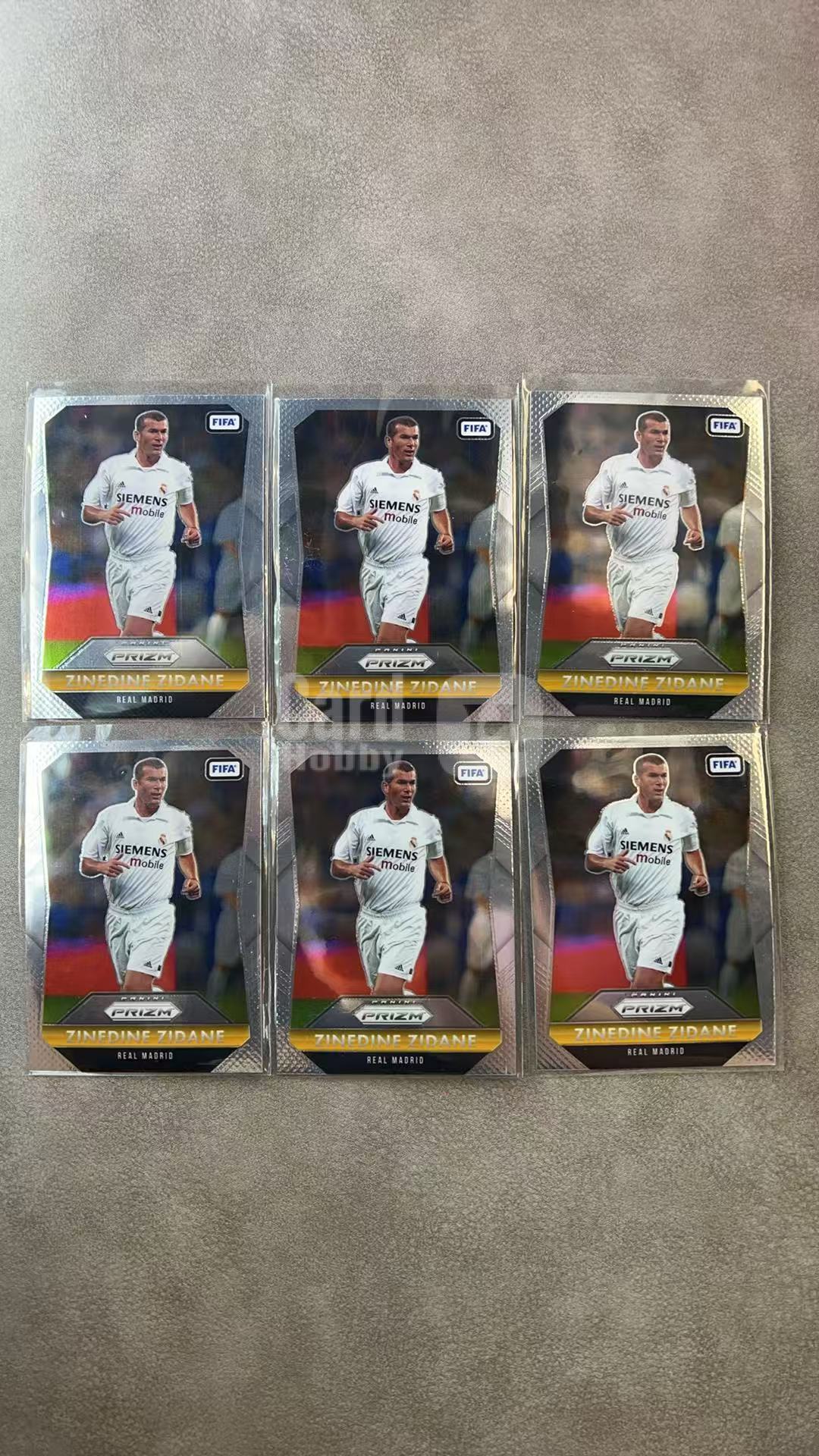6398【330球星卡实体店代卖】2025-26 帕尼尼 PRIZM FIFA Zinedine Zidane 齐达内 皇马 闪回 复古 base LOT 无卡具 仅顺丰寄付(UK23)